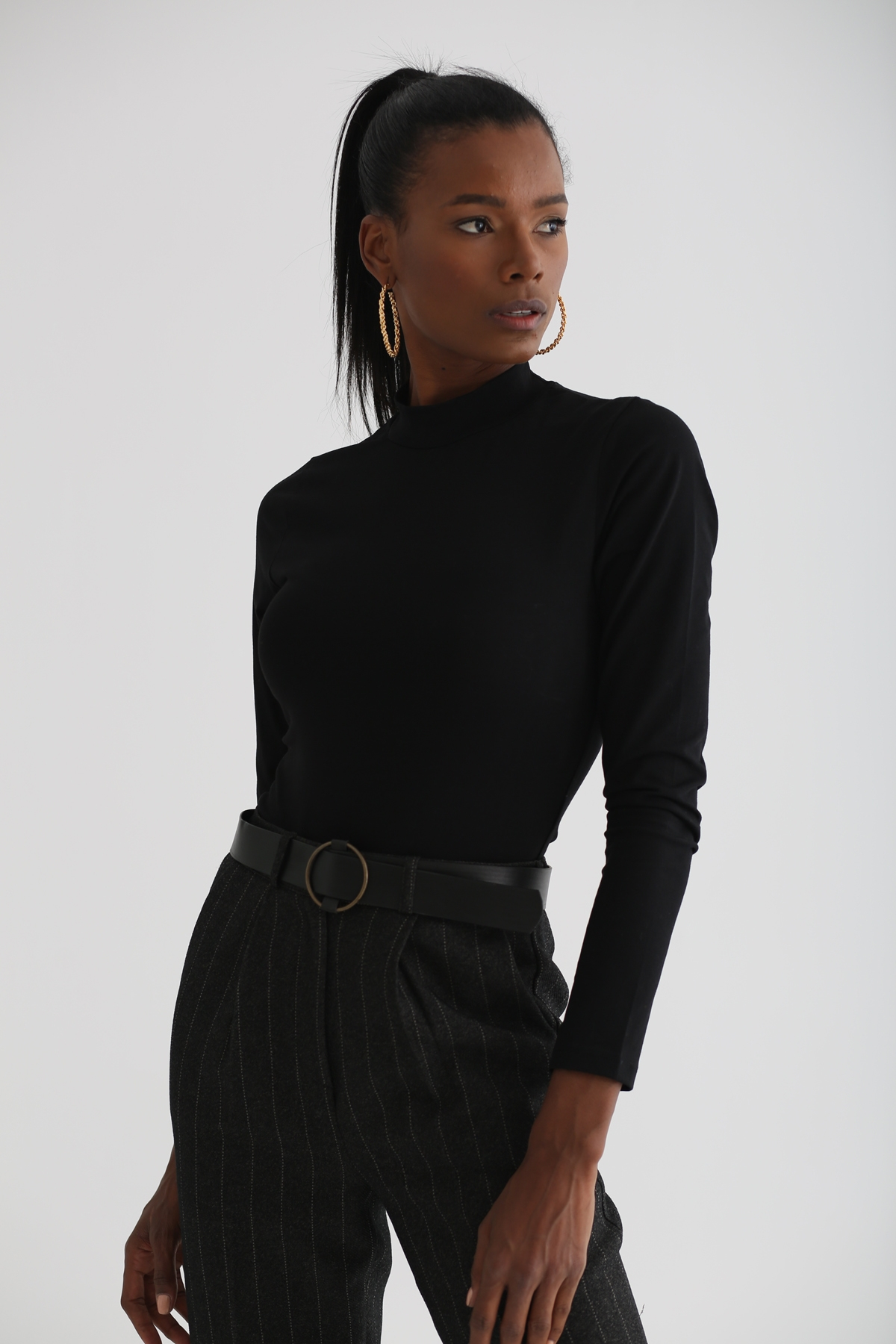 Siyah Dik Yaka Bodysuit 