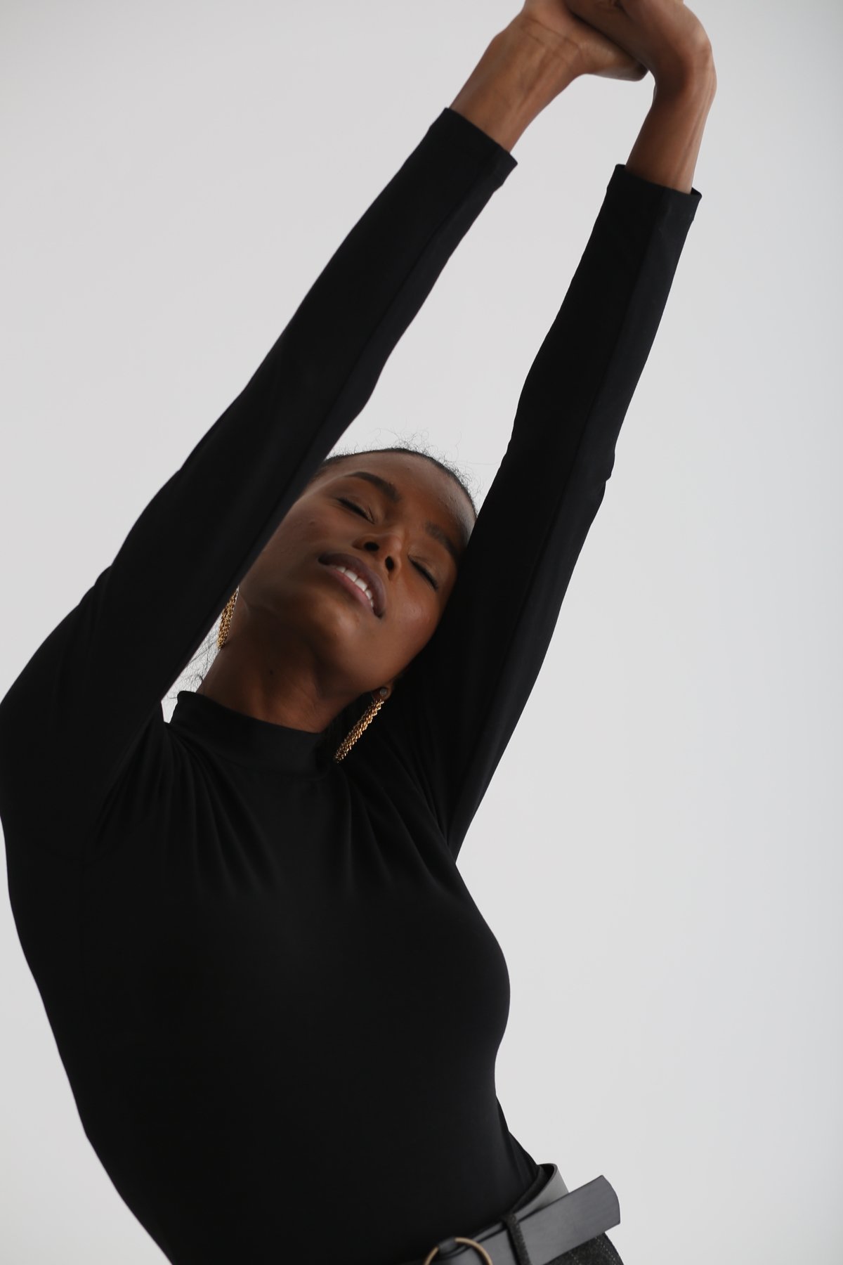Siyah Dik Yaka Bodysuit 