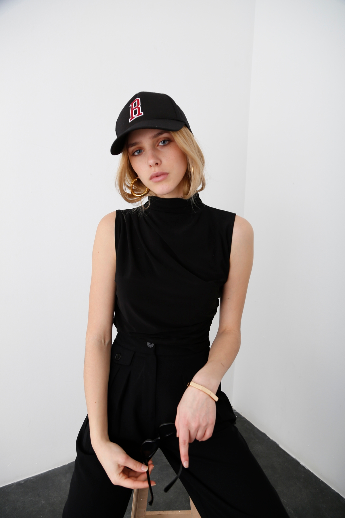 Siyah Drape Detaylı Kolsuz Bluz 0029