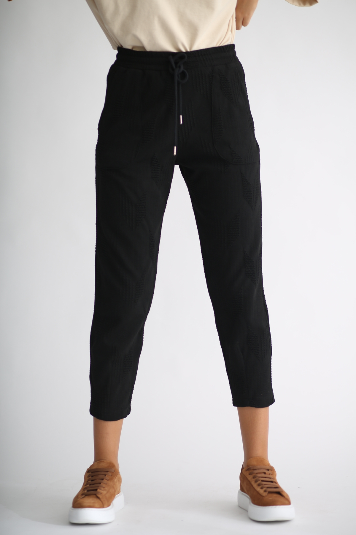 Siyah Kabartmalı Basic Pantolon 0107