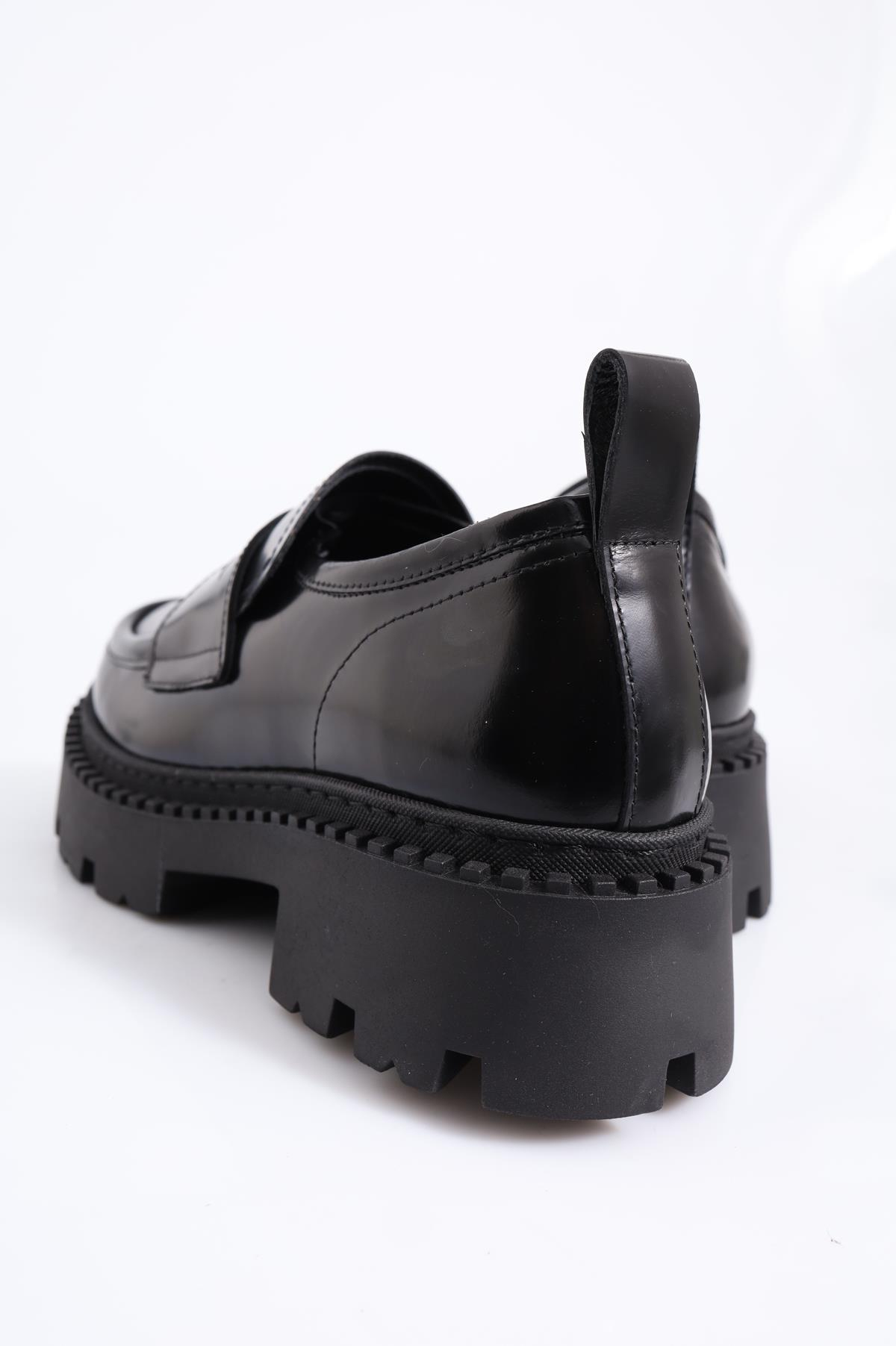 Siyah Kalın Taban Klasik Loafer 22504
