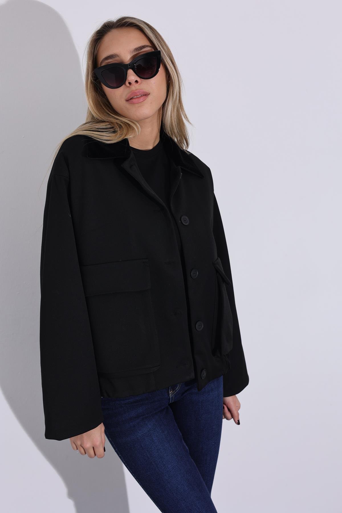 Siyah Kapak Cepli Bomber Ceket 235071