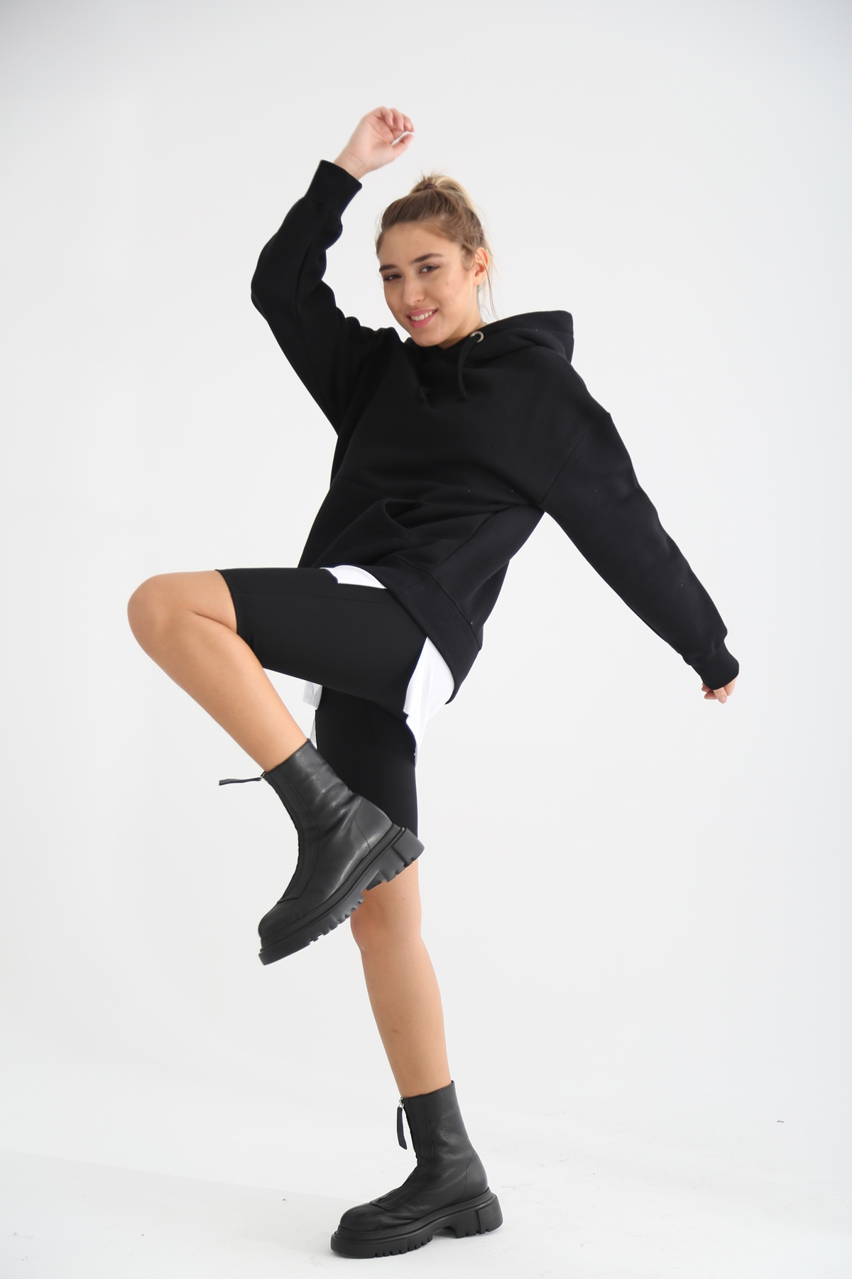 Siyah Kapşonlu Sweatshirt 