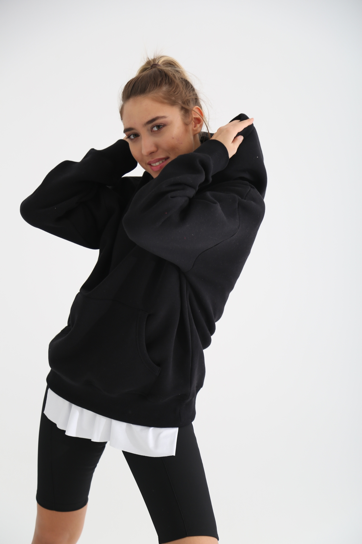 Siyah Kapşonlu Sweatshirt 