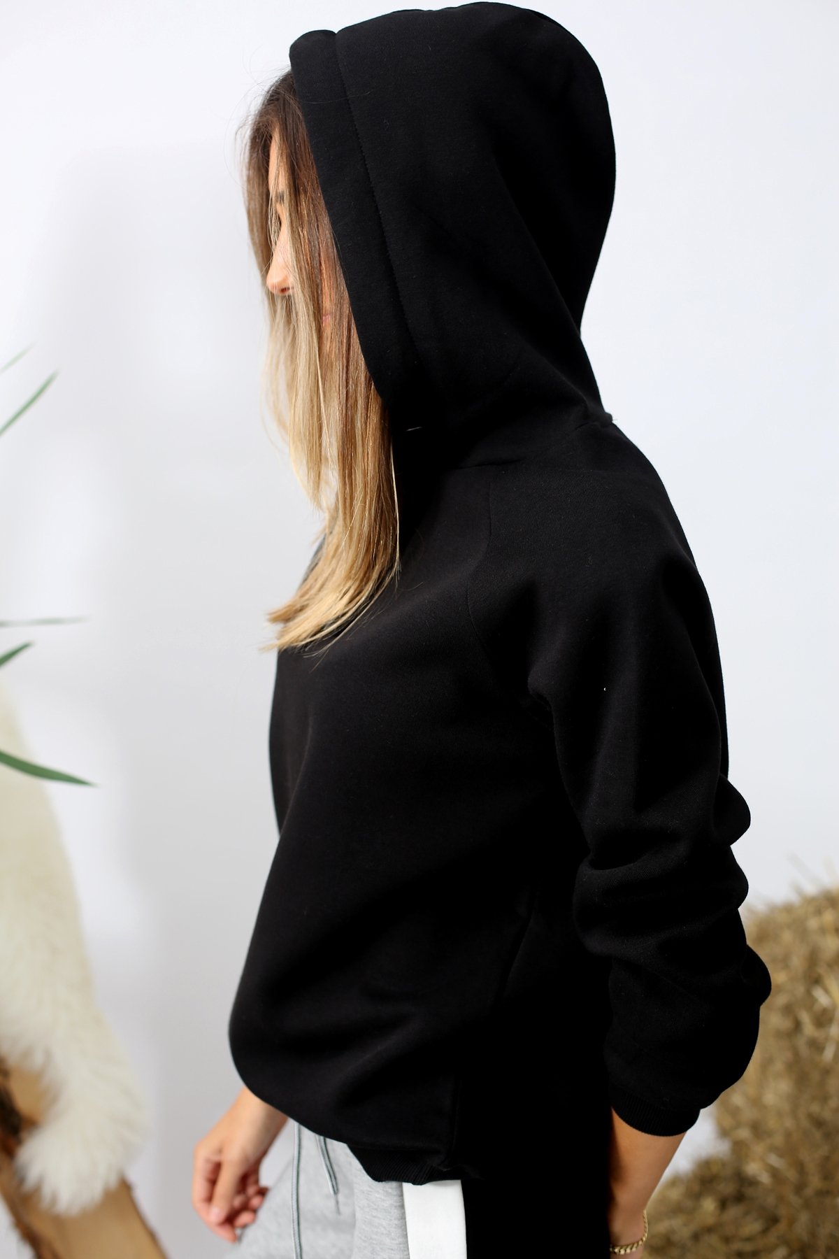 Siyah Kapşonlu Sweatshirt