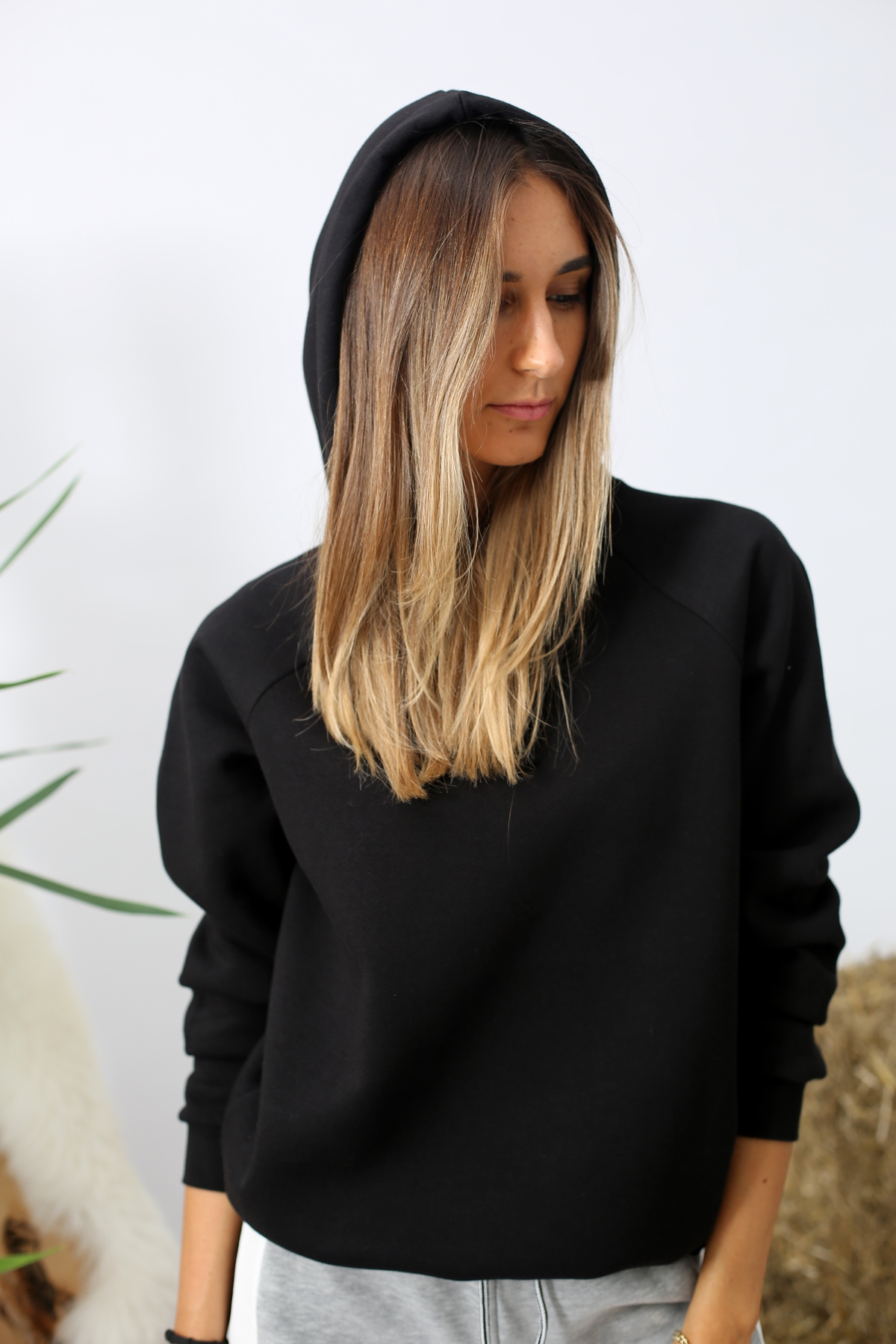 Siyah Kapşonlu Sweatshirt