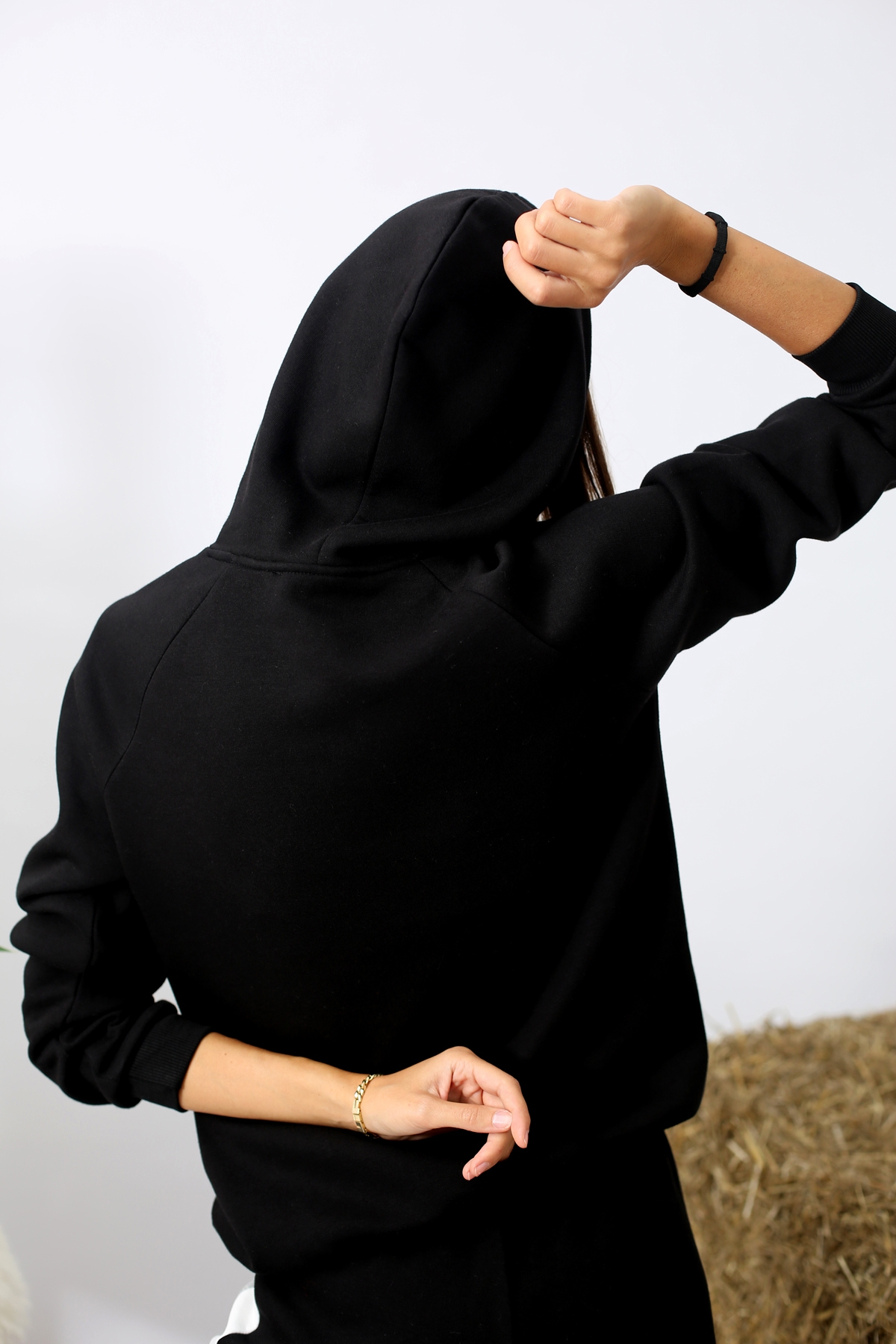 Siyah Kapşonlu Sweatshirt
