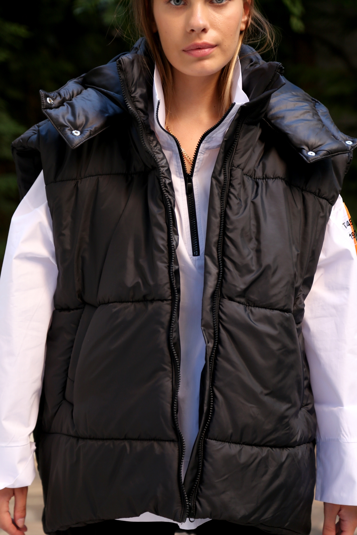Siyah Kapüşonlu Oversize Şişme Yelek 59004
