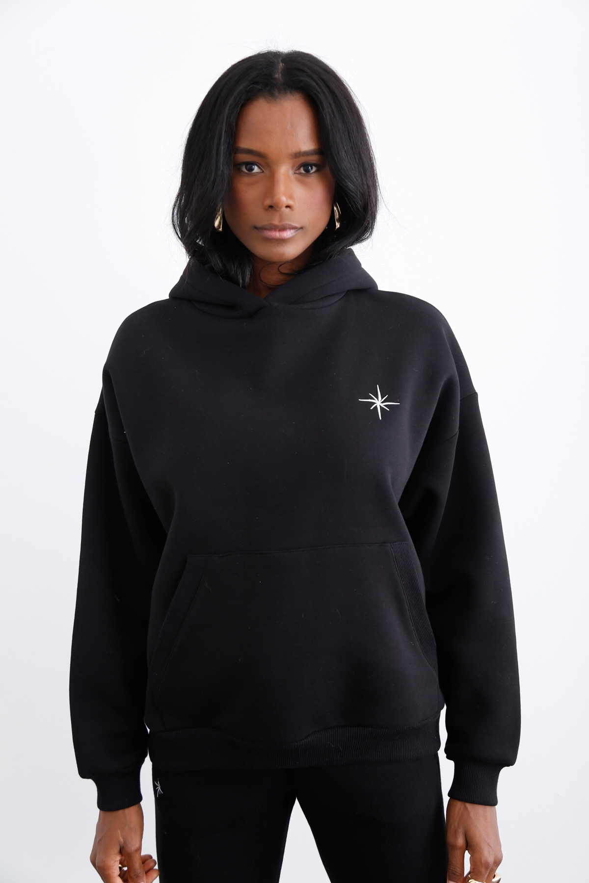 Siyah Kapüşonlu Şardonlu Sweatshirt 