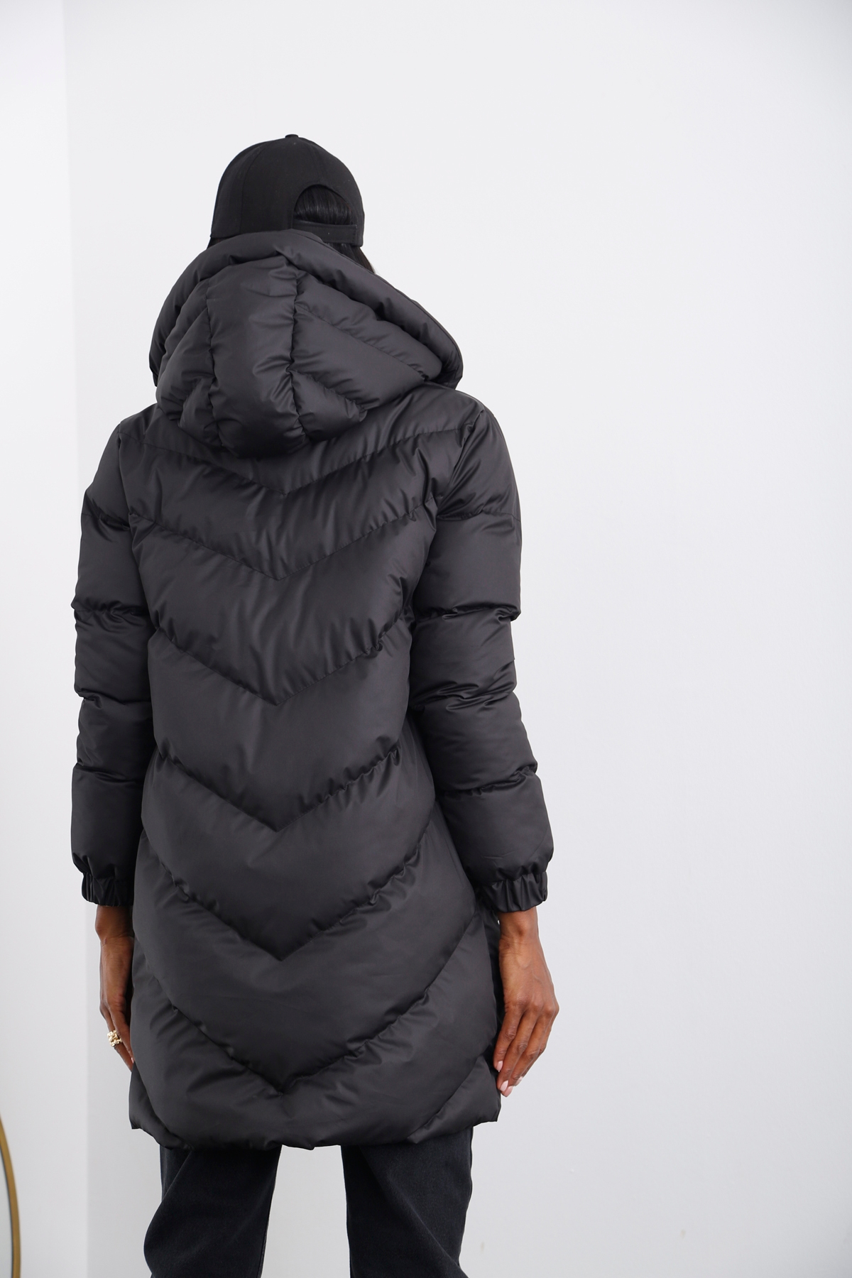 Siyah Kapüşonlu Şişme Mont D89498
