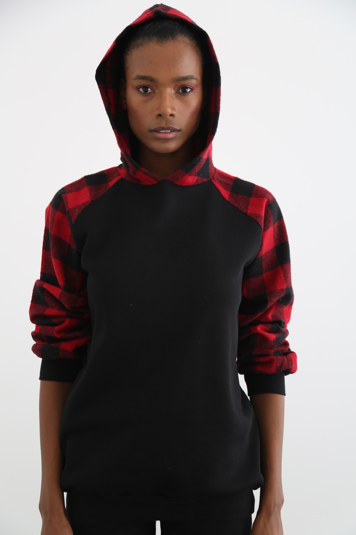 Siyah Kaşe Detaylı Oversize Sweatshirt 23022