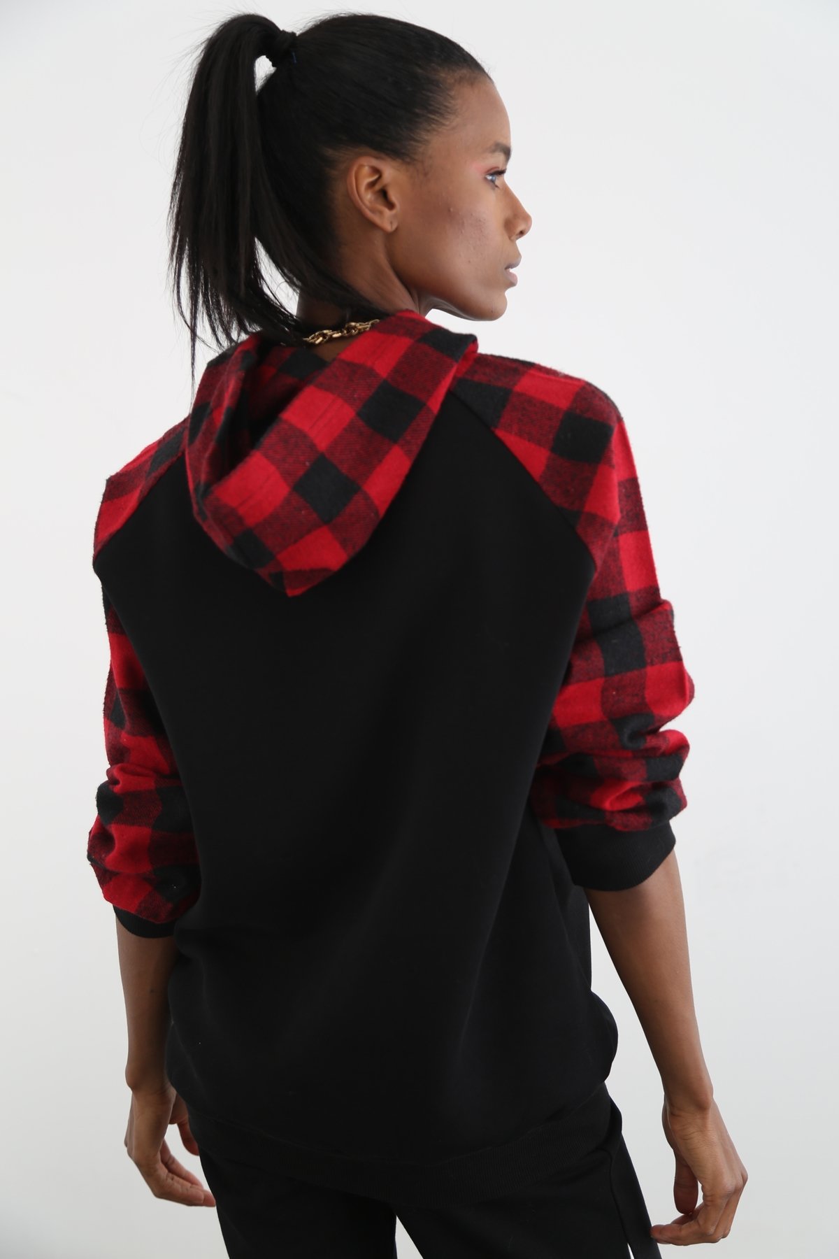 Siyah Kaşe Detaylı Oversize Sweatshirt 23022