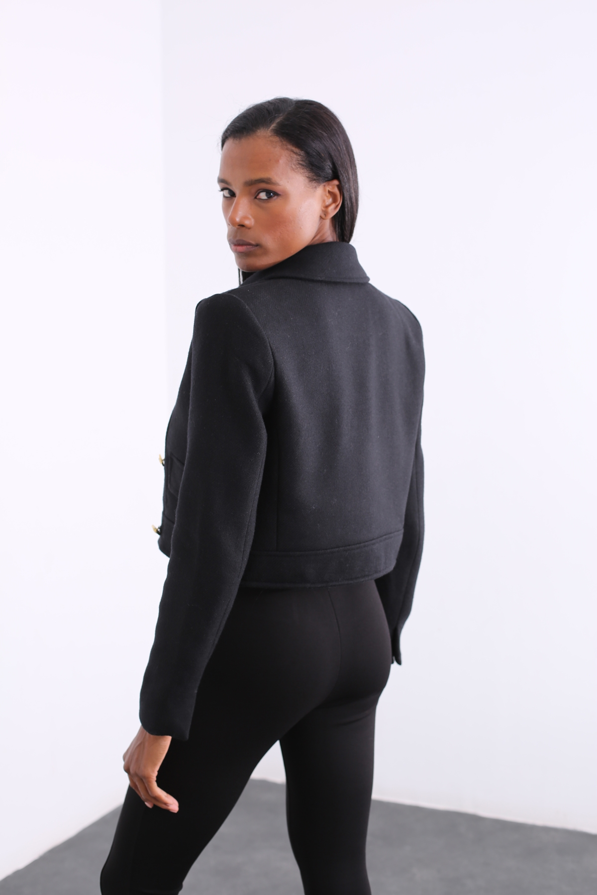 Siyah Kaşe Kısa Mont 