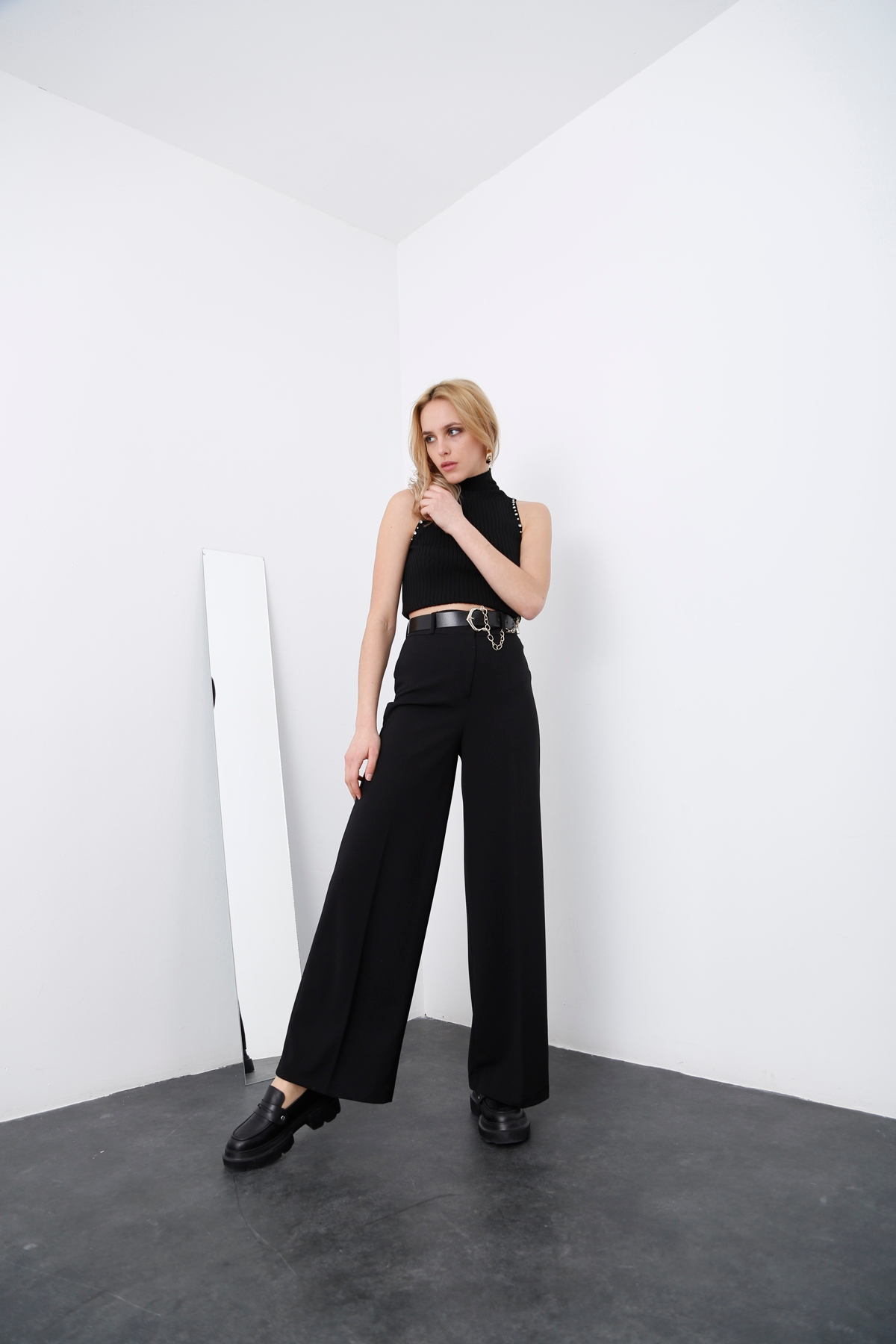 Siyah Kemerli Bol Paça Pantolon 50573