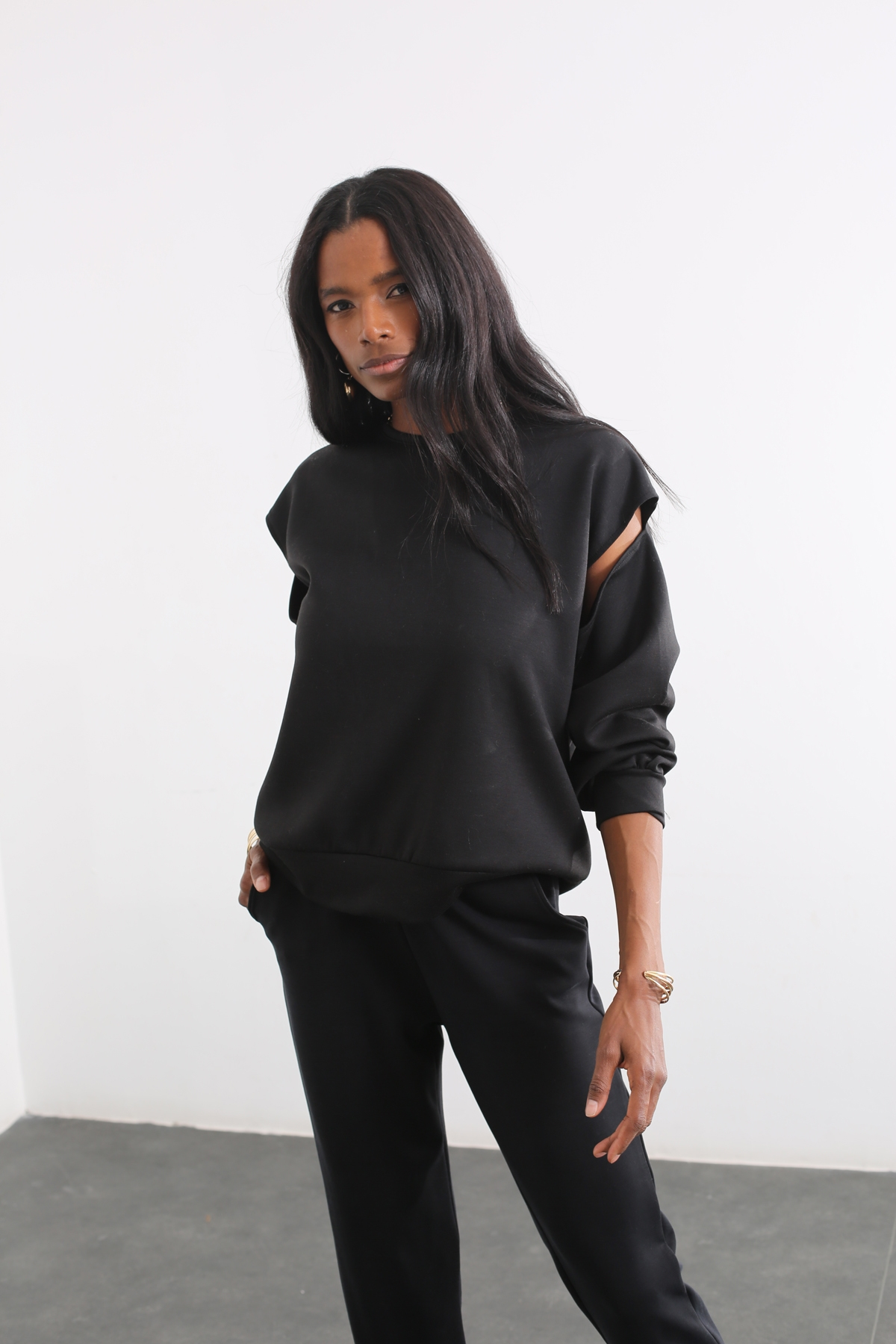 Siyah Kol Detaylı Sweatshirt 0109