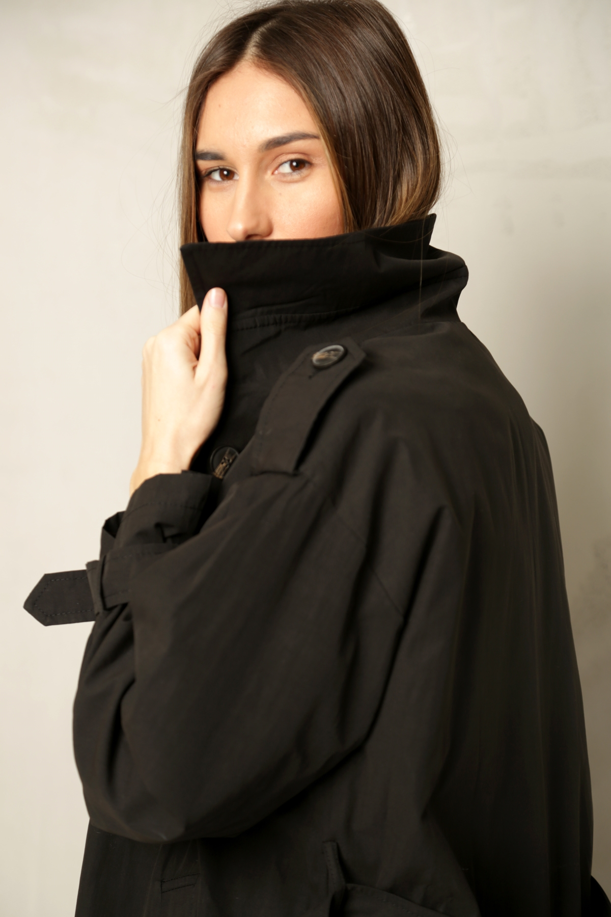 Siyah Kolu Piliseli Trenchcoat 87021