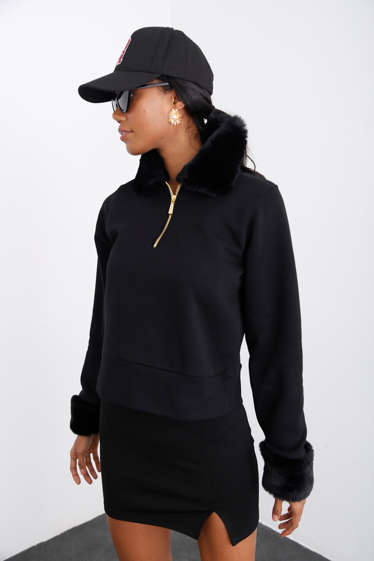 Siyah Kürk Detaylı Şardonlu Sweatshirt 