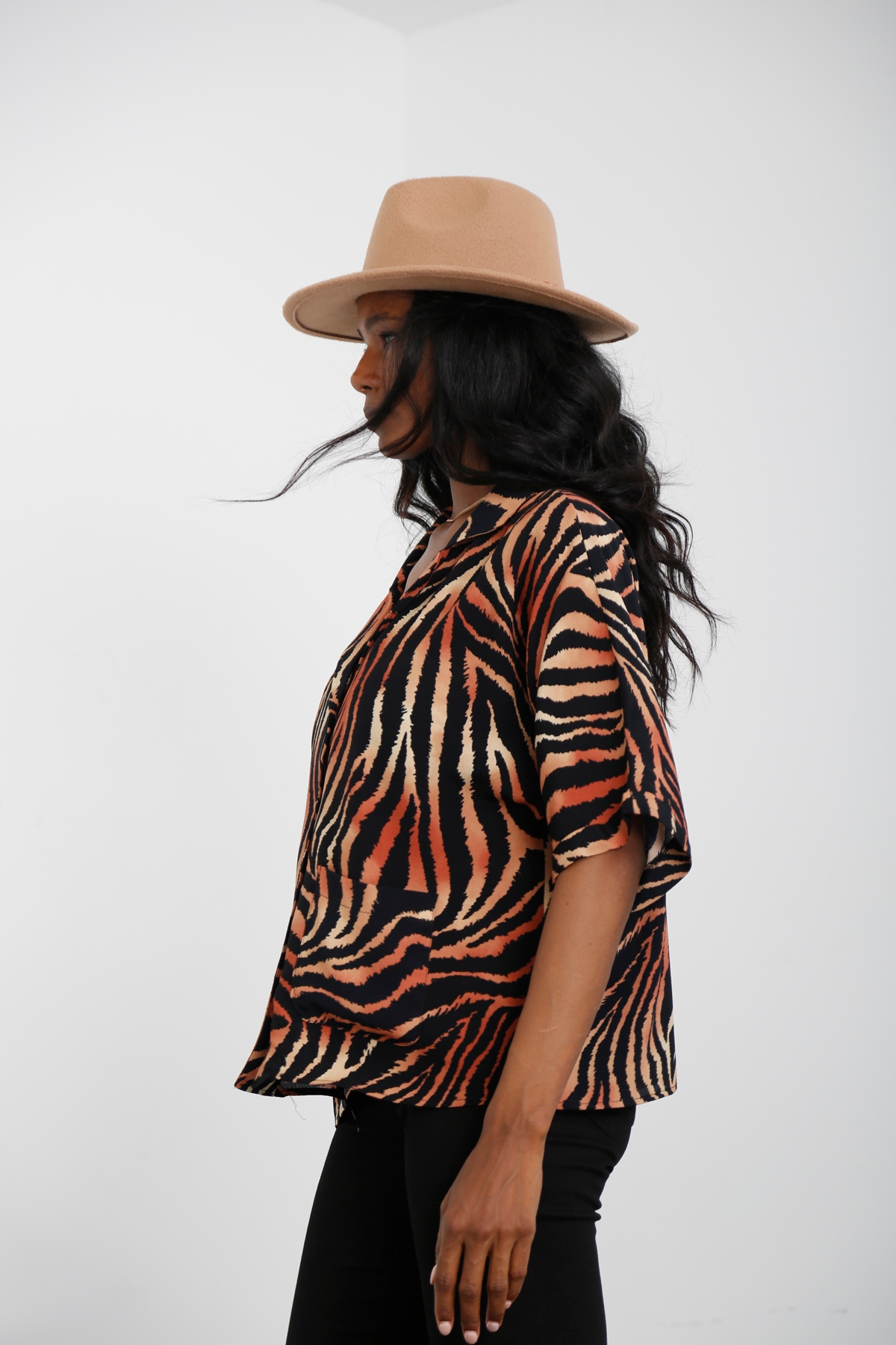 Siyah Leopar Desen Gömlek 8574