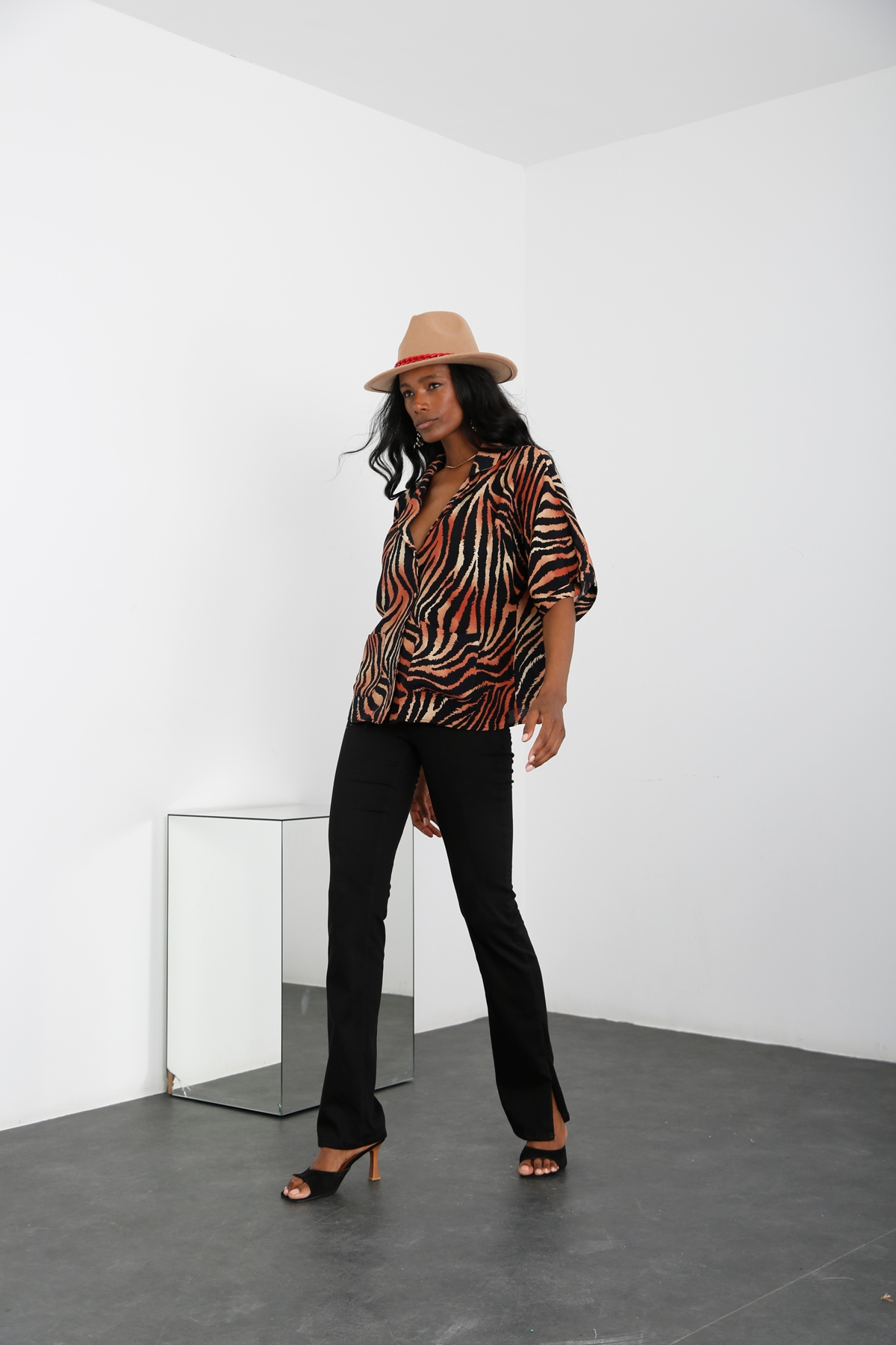 Siyah Leopar Desen Gömlek 8574