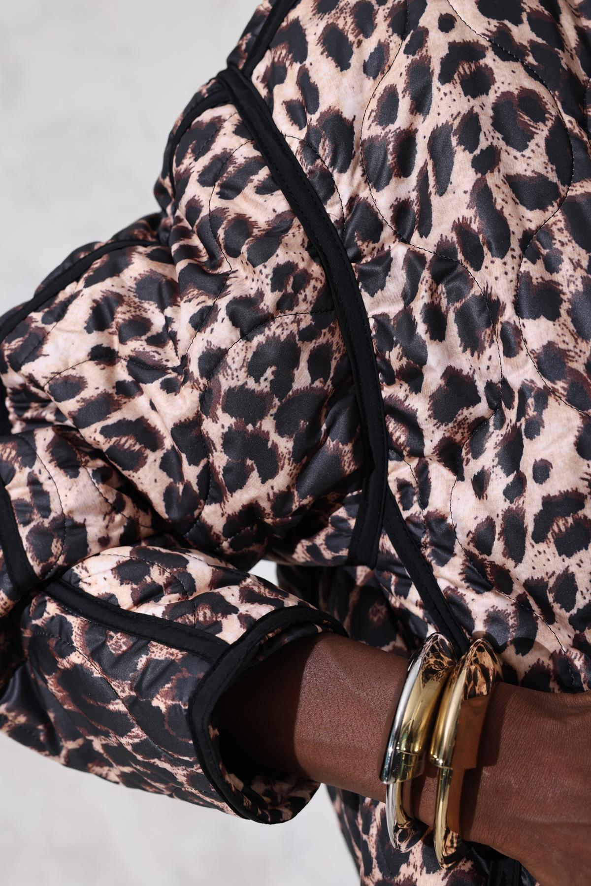 Siyah Leopar Desen Şişme Mont 99463