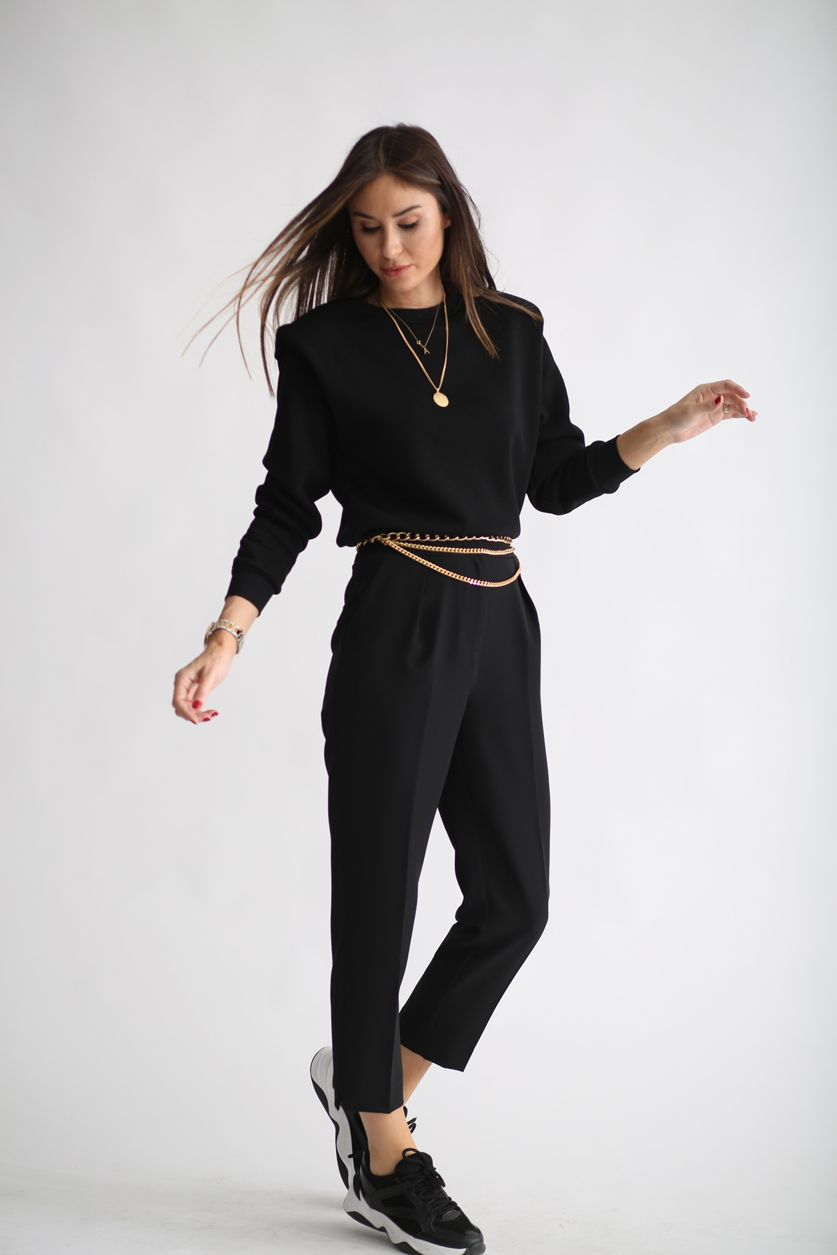 Siyah Omzu Vatkalı Sweatshirt 3232