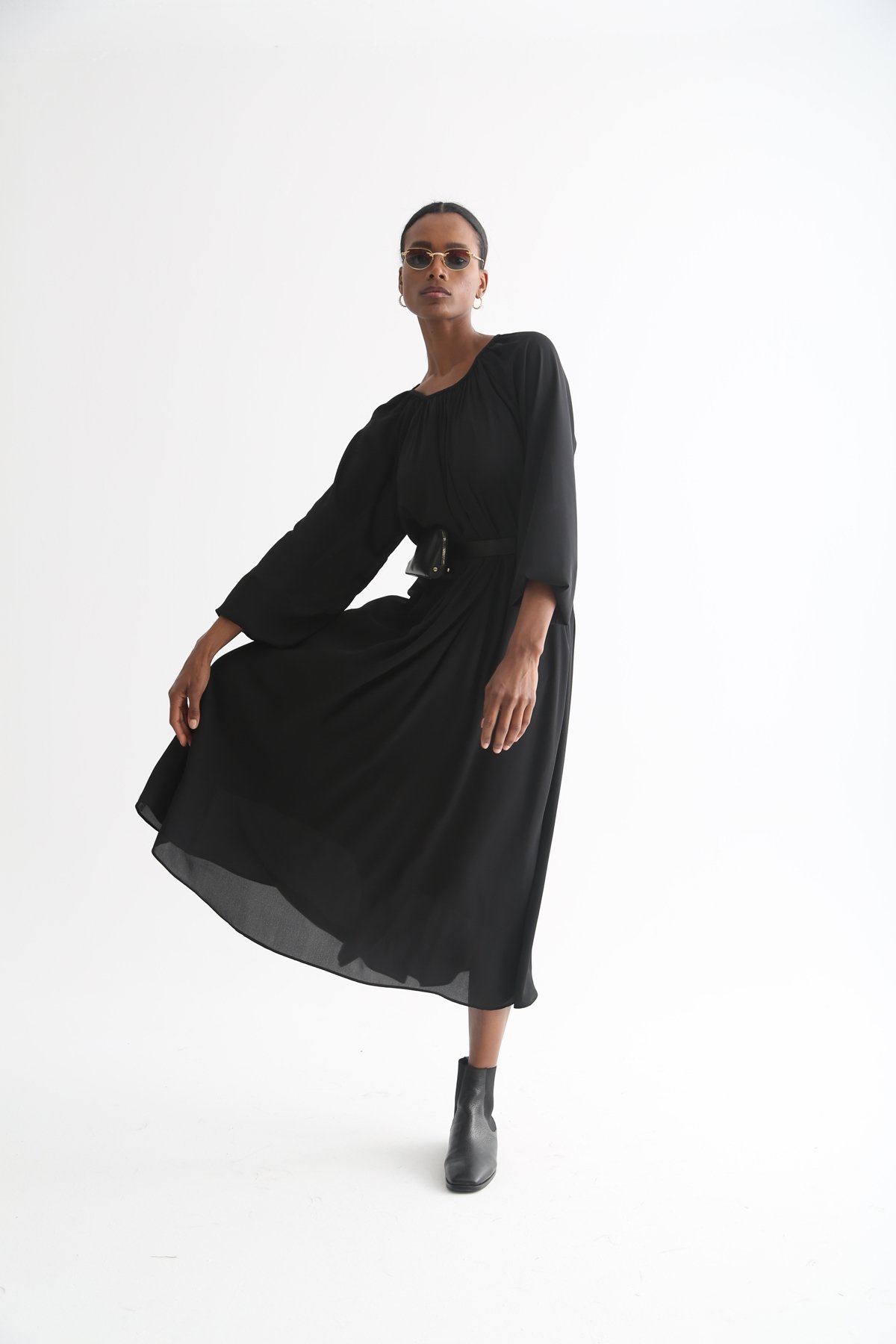 Siyah Oversize Kolları Lastikli Elbise 0081