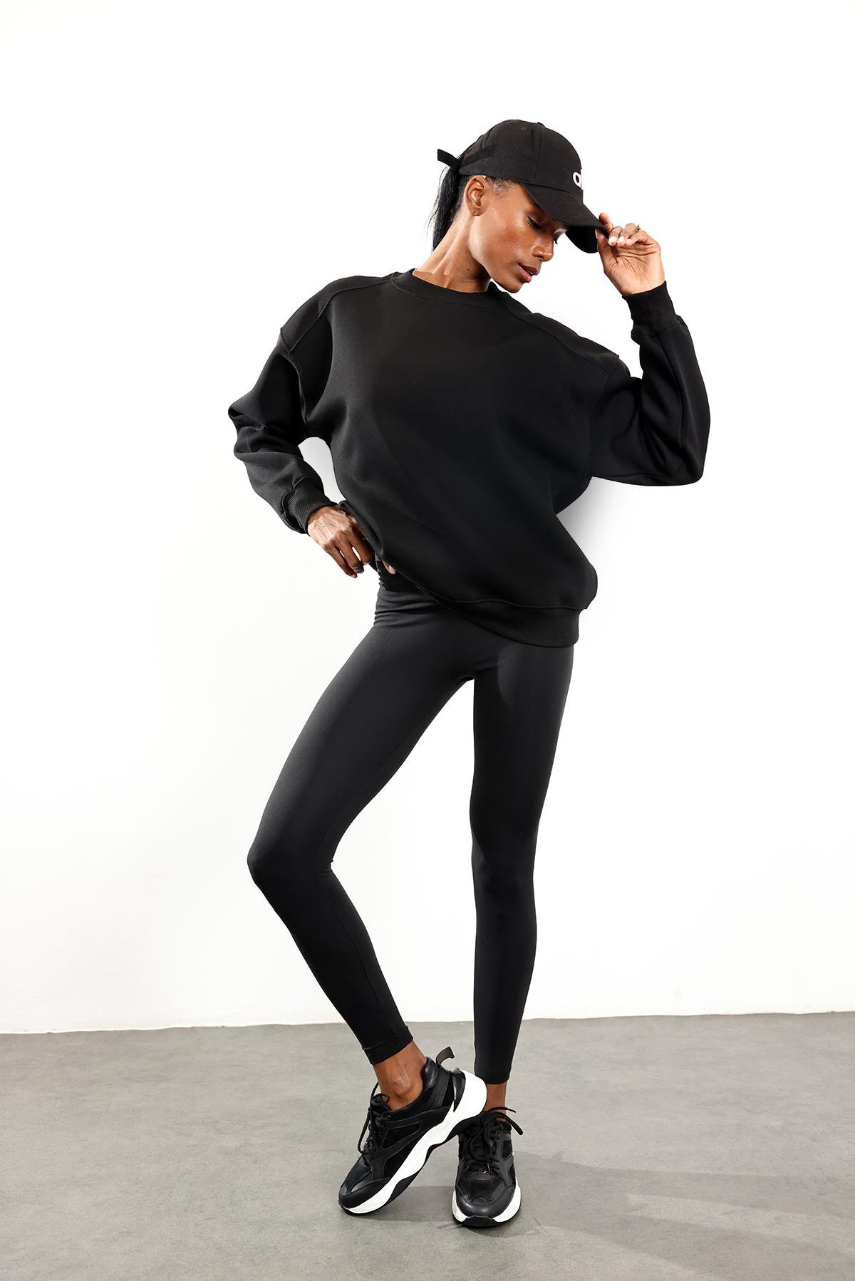 Siyah Parçalı Basic Sweatshirt 3408