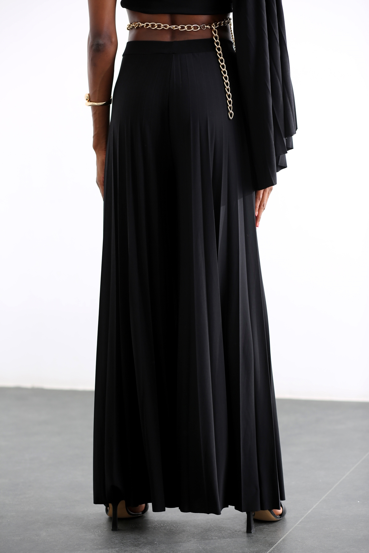 Siyah Piliseli Pantolon 13524