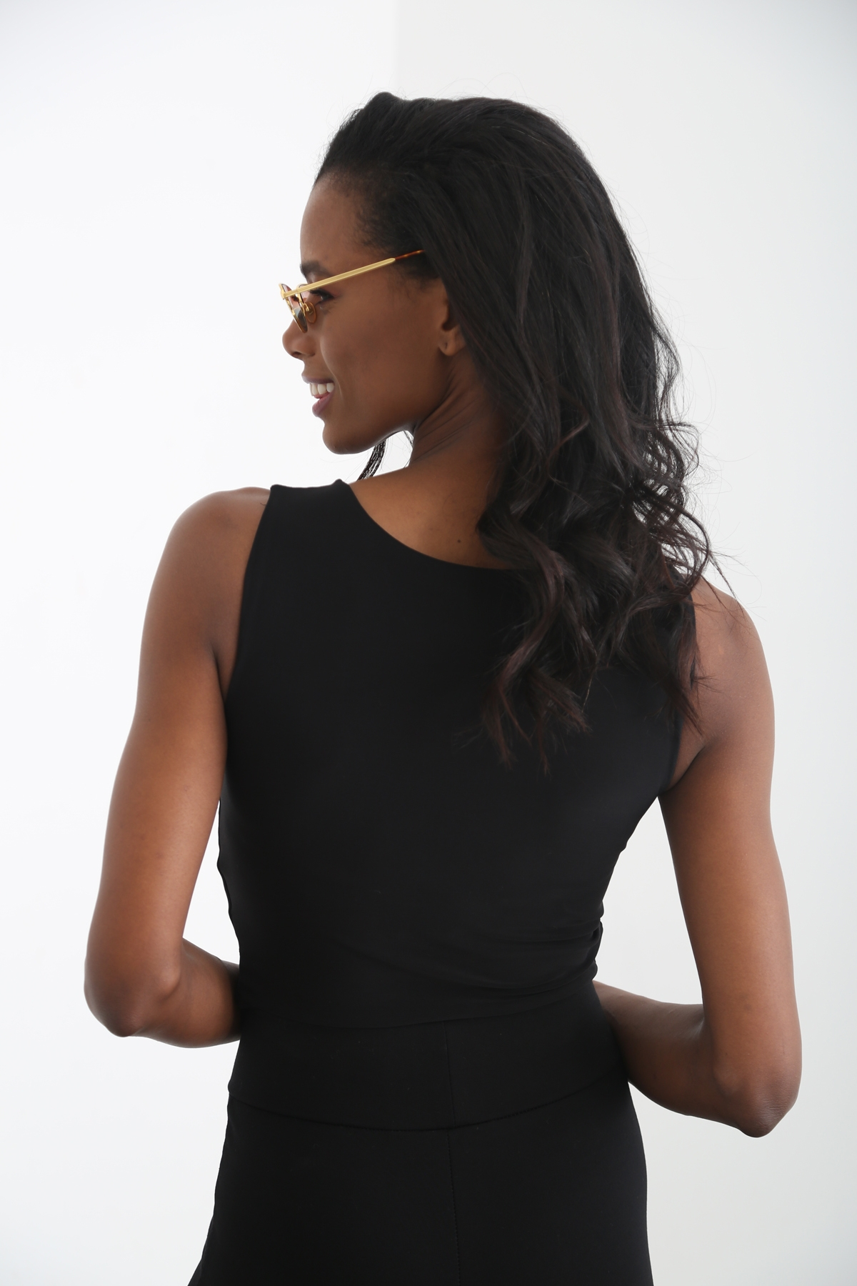 Siyah Sıfır Kol Kruvaze Bluz 