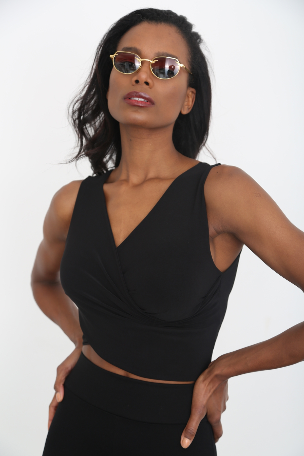 Siyah Sıfır Kol Kruvaze Bluz 