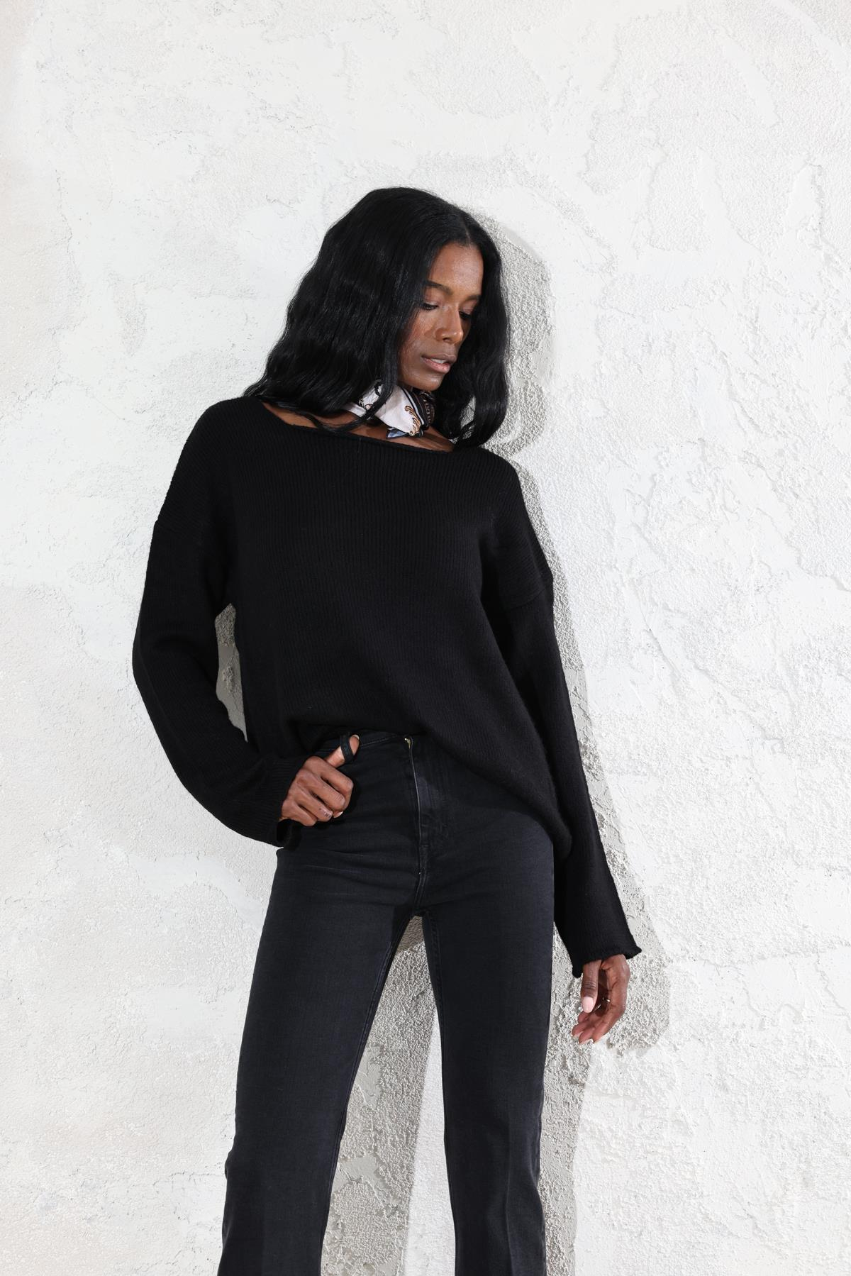 Siyah Sosis Yaka Triko 7023