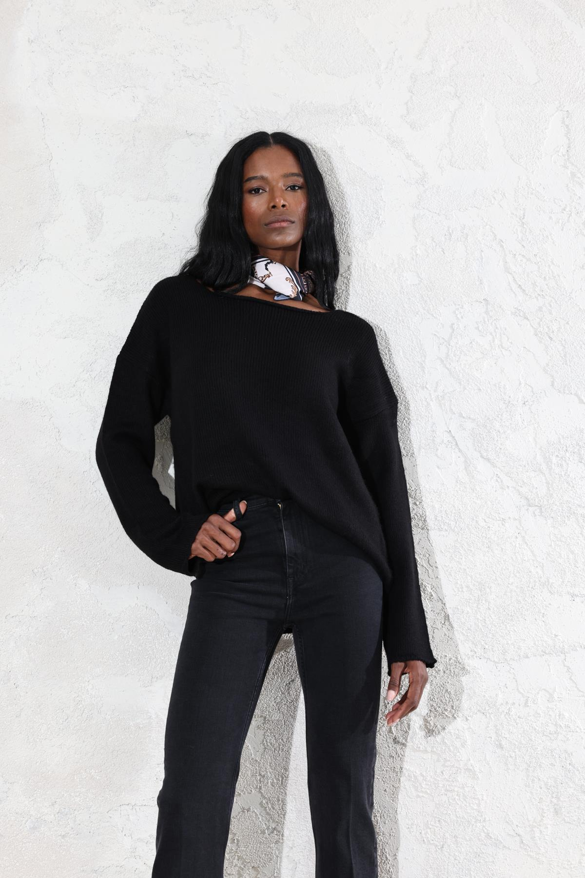 Siyah Sosis Yaka Triko 7023