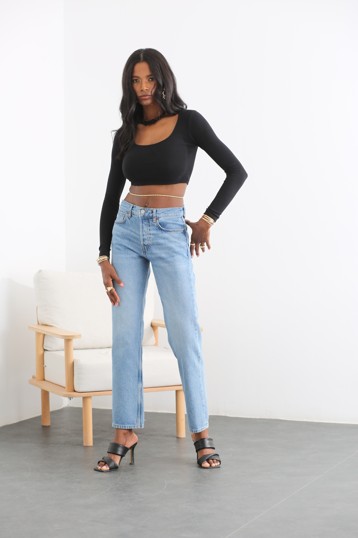 Siyah U Yaka Uzun Kol Crop 210129