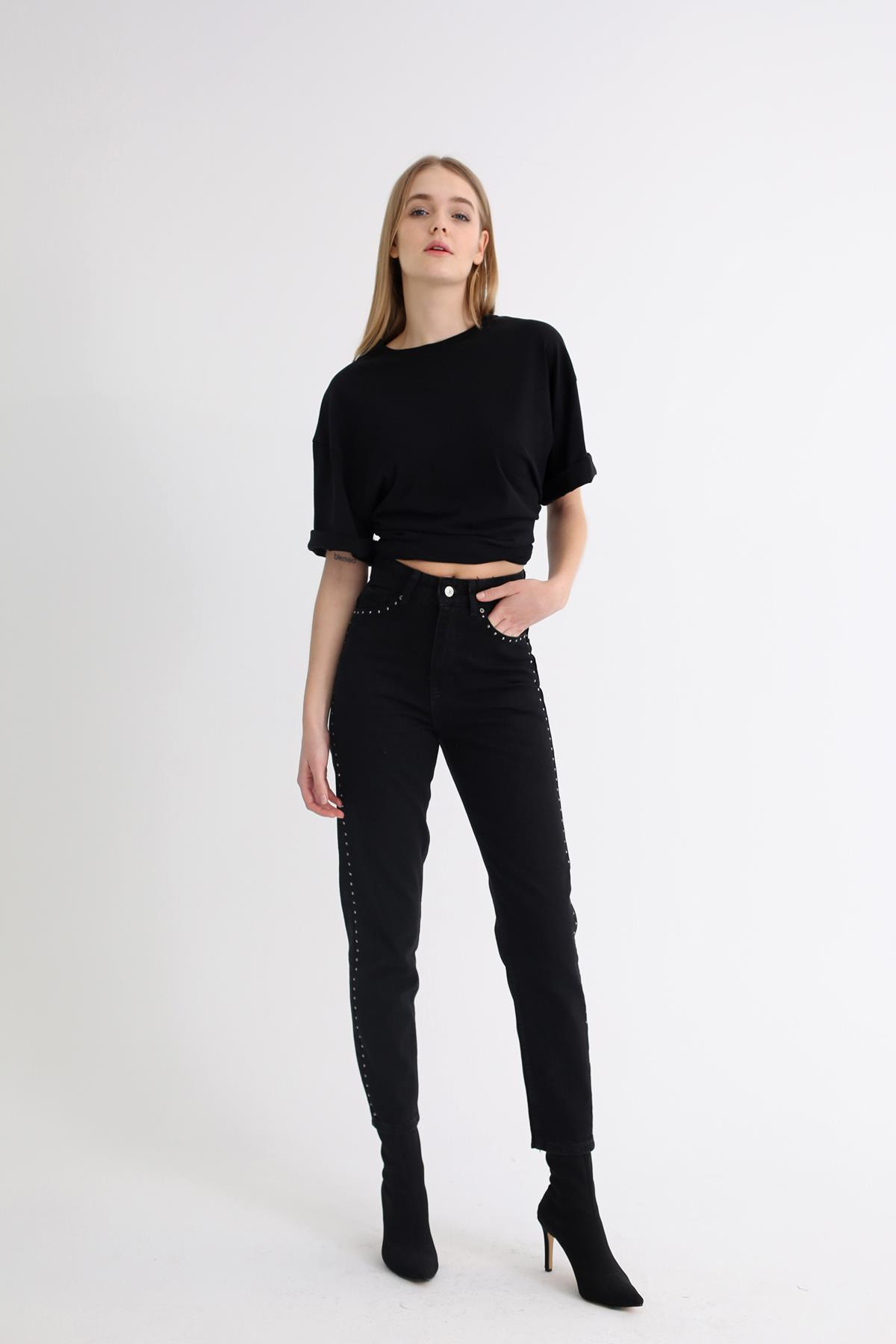 Siyah Ultra Yüksek Bel Taşlı Mom Jean 1084-T1