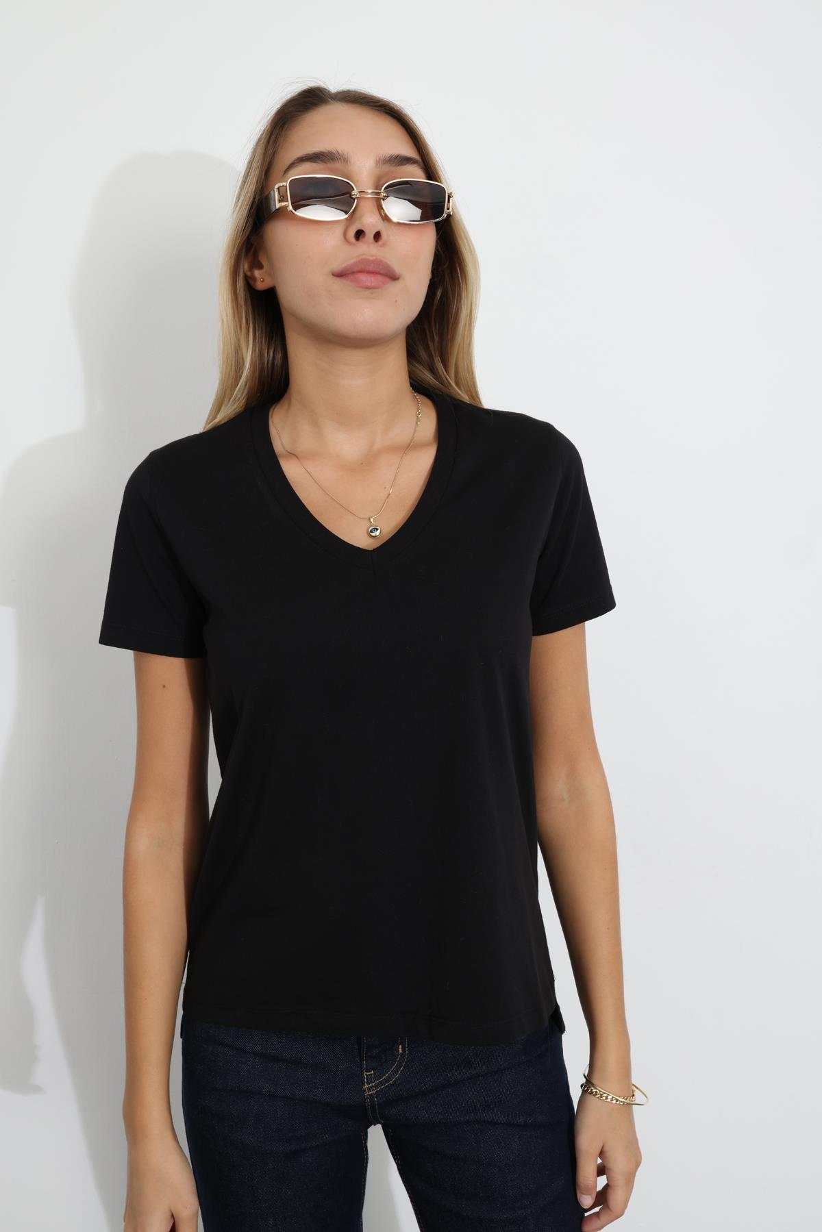 Siyah V Yaka Basic Tişört 7498