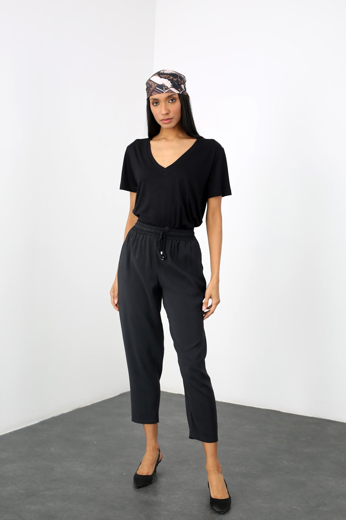 Siyah V Yaka Modal Basic Tshırt 310037