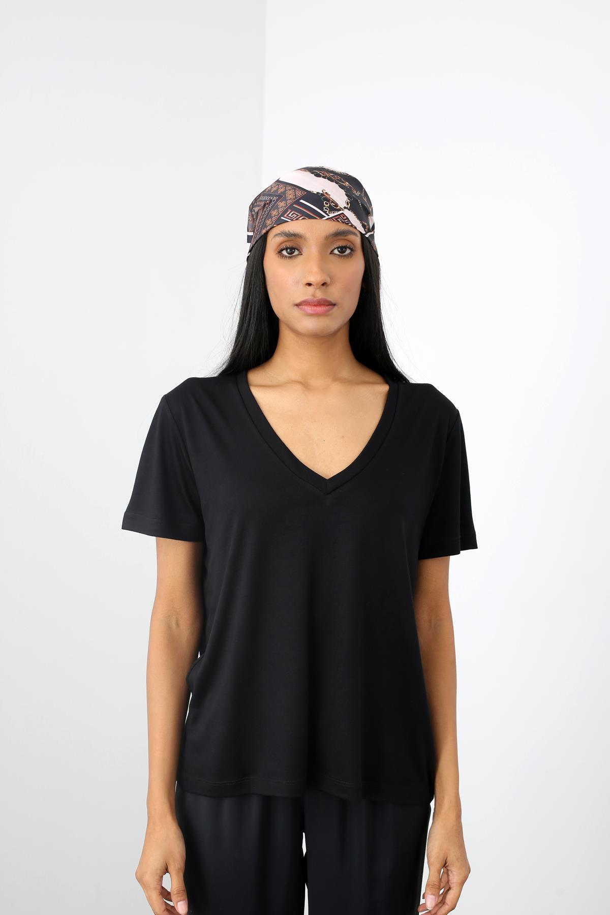 Siyah V Yaka Modal Basic Tshırt 310037