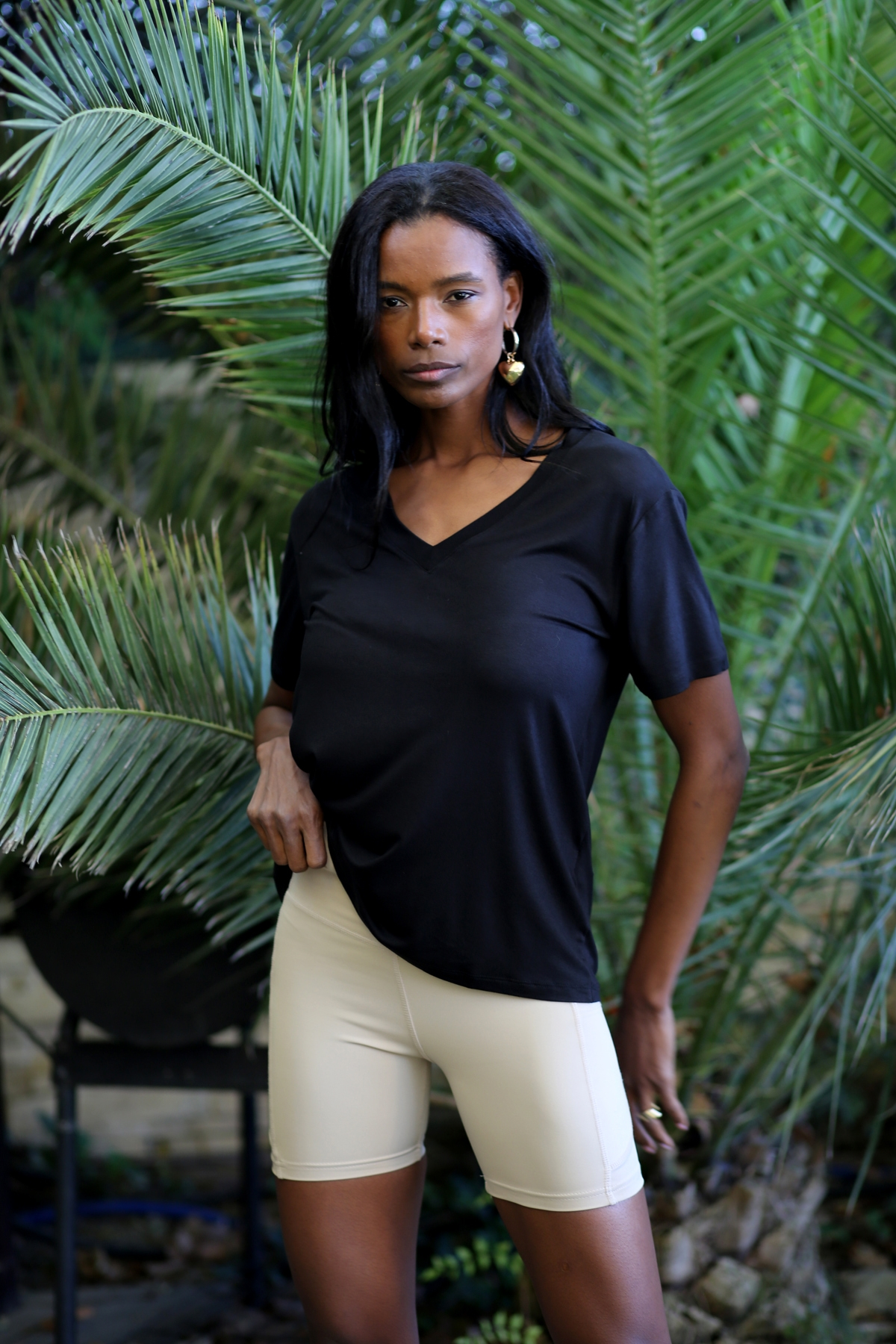 Siyah V Yaka Tshirt 25070