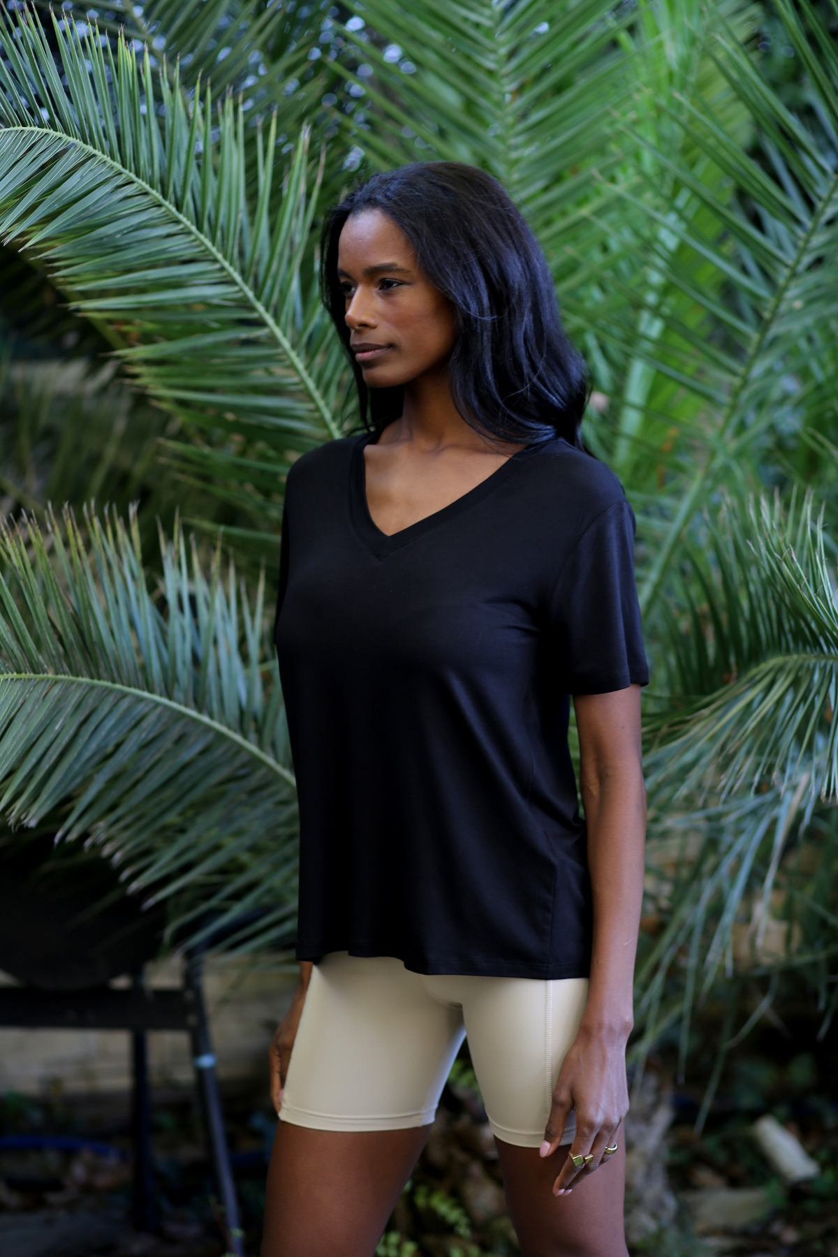 Siyah V Yaka Tshirt 25070