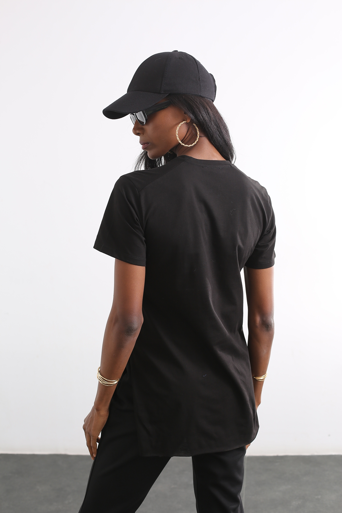 Siyah V Yaka Yırtmaçlı Tshirt 1483