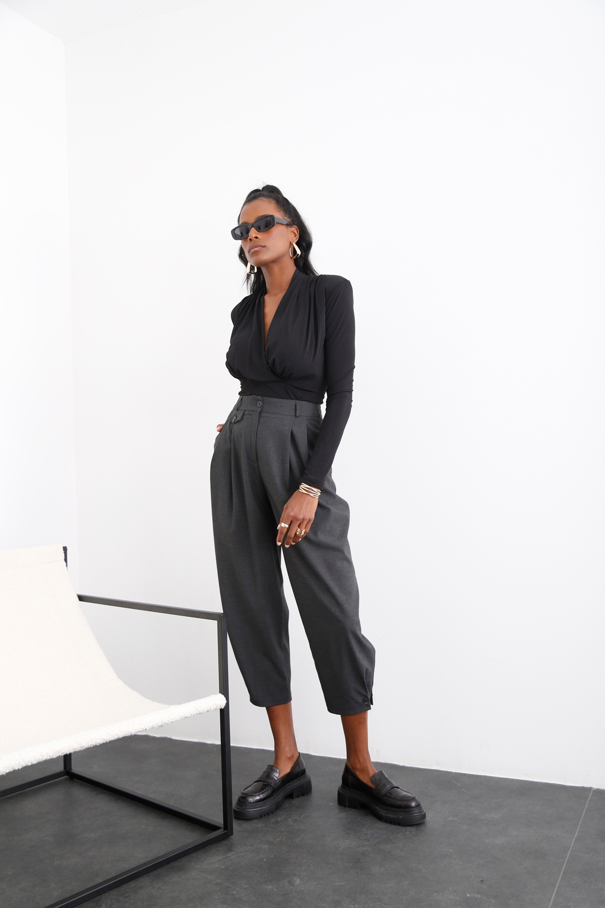 Siyah Vatkalı Kruvaze Bluz 