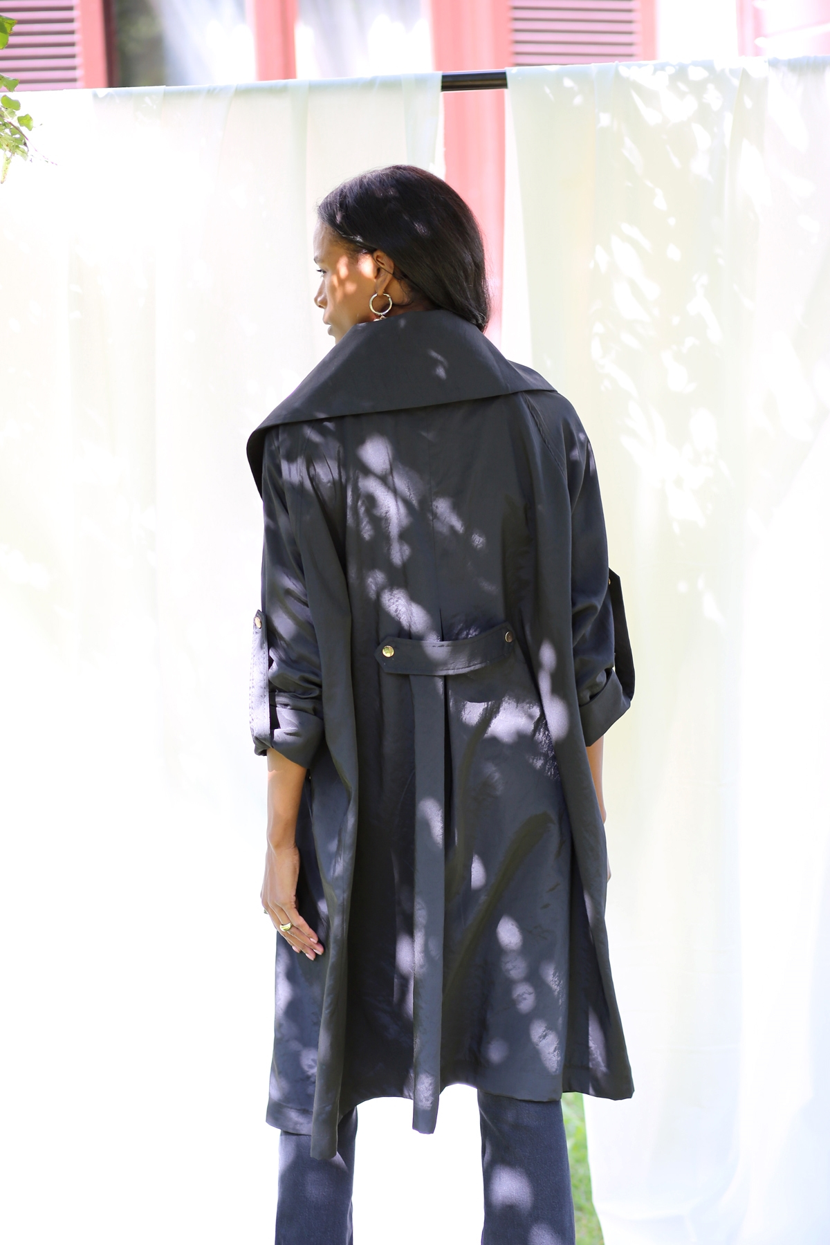 Siyah Yaka Detaylı Trenchcoat 