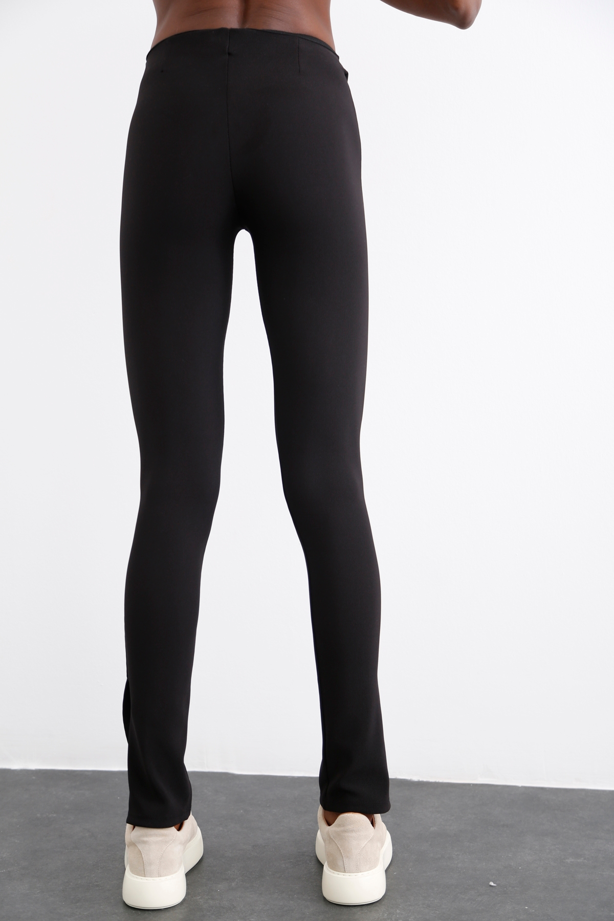 Siyah Yırtmaçlı Stretch Pantolon 