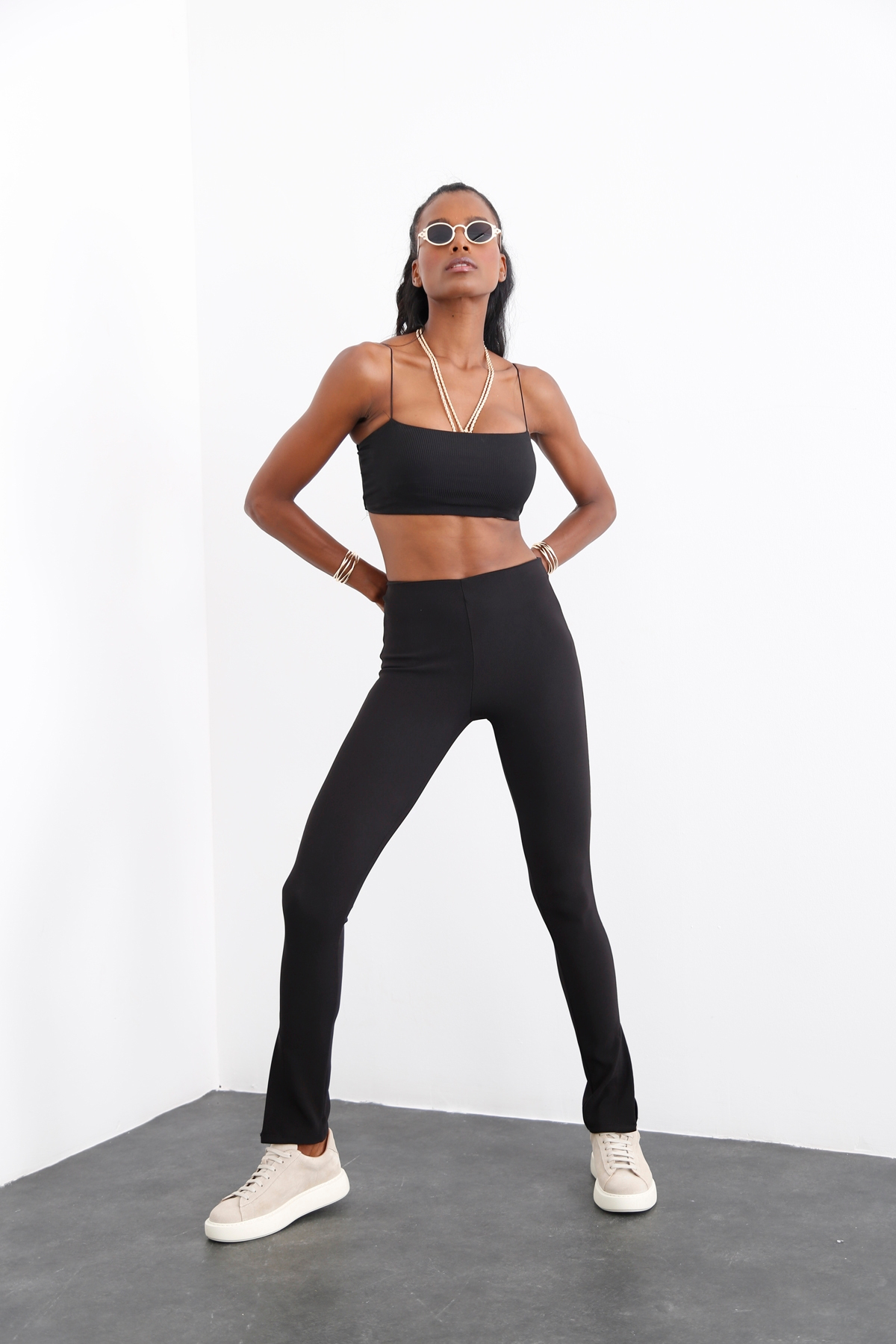 Siyah Yırtmaçlı Stretch Pantolon 