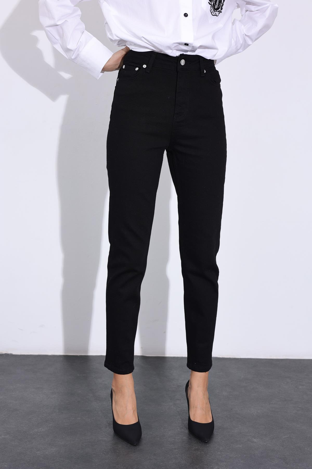 Siyah Yüksek Bel Mom Fit Jean 2772