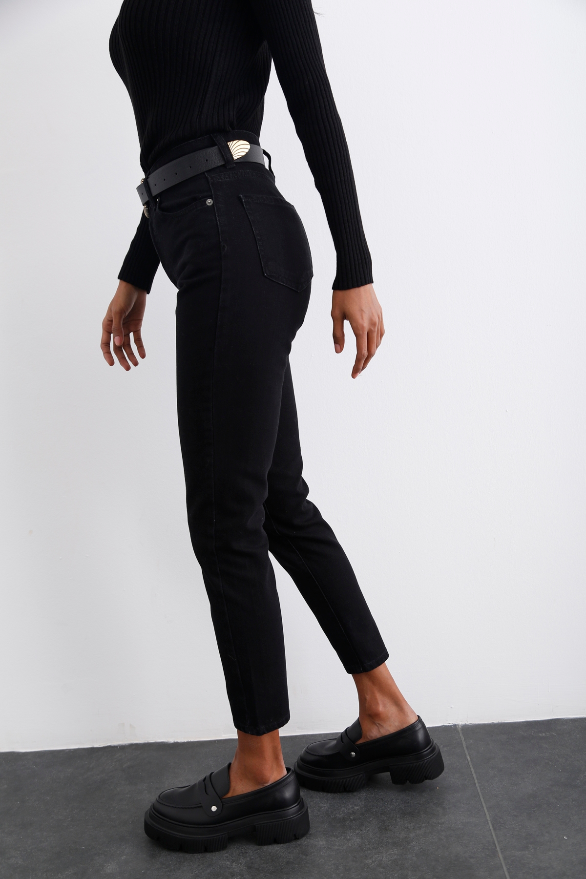 Siyah Yüksek Bel Slim Fit Jean 