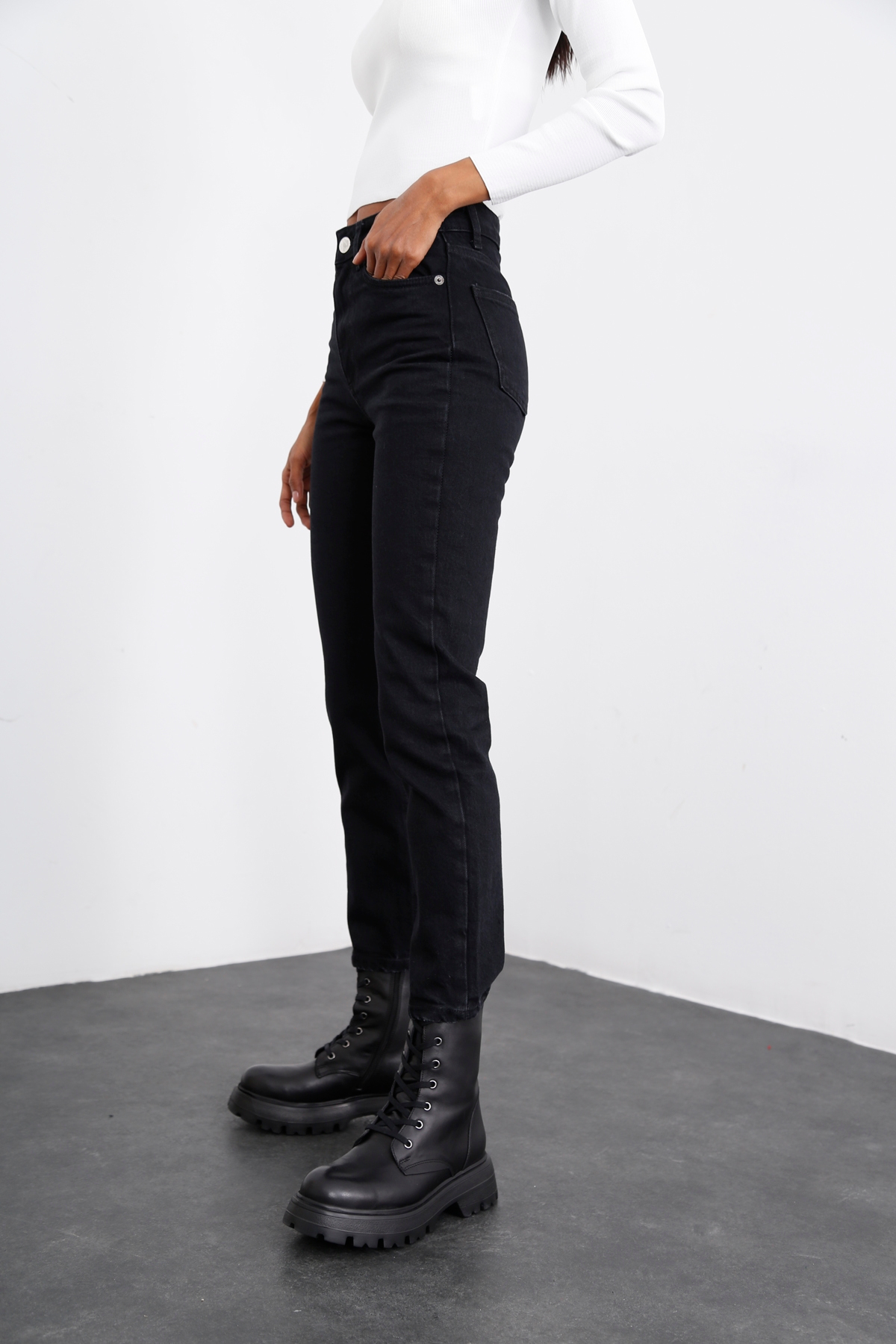 Siyah Yüksek Bel Slim Fit Jean 2503