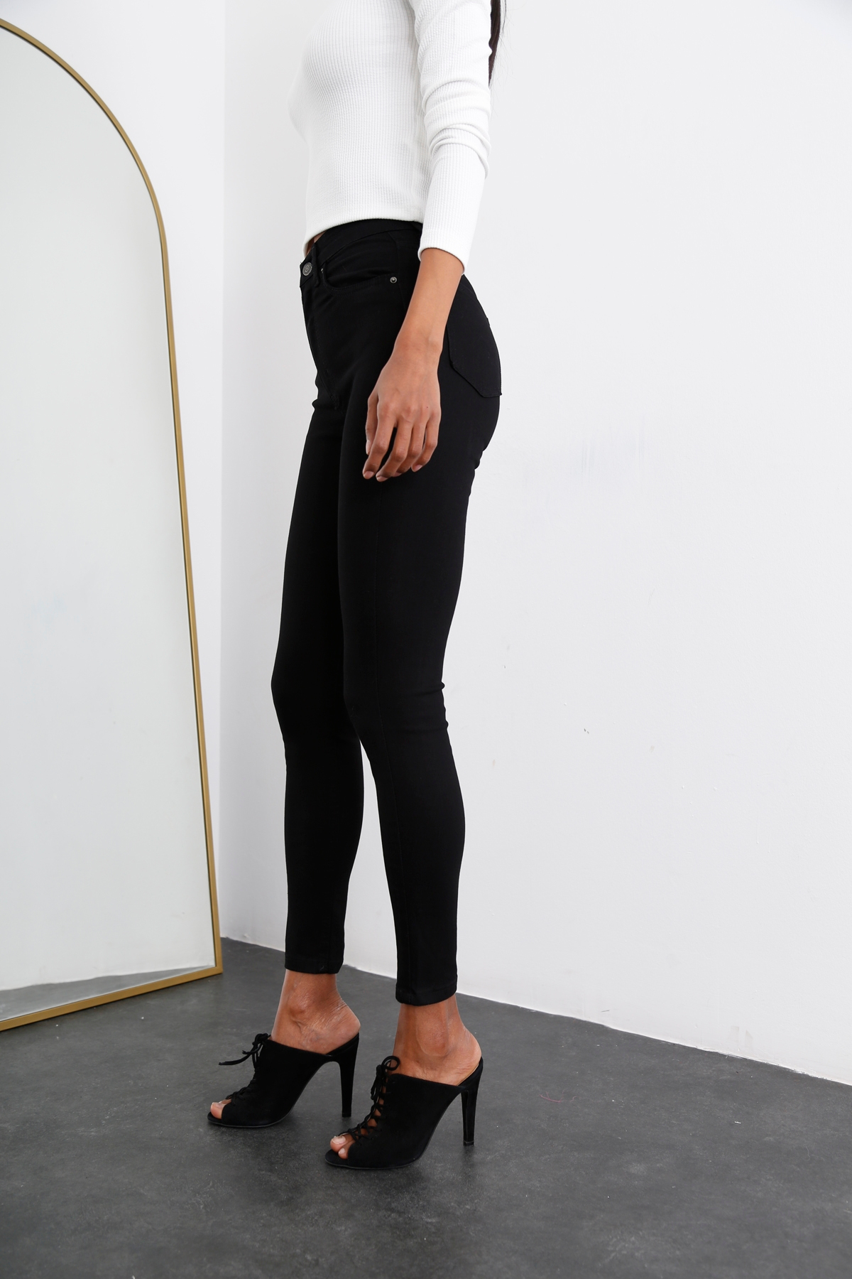 Siyah Yüksek Bel Toparlayan Slim Fit Jean 