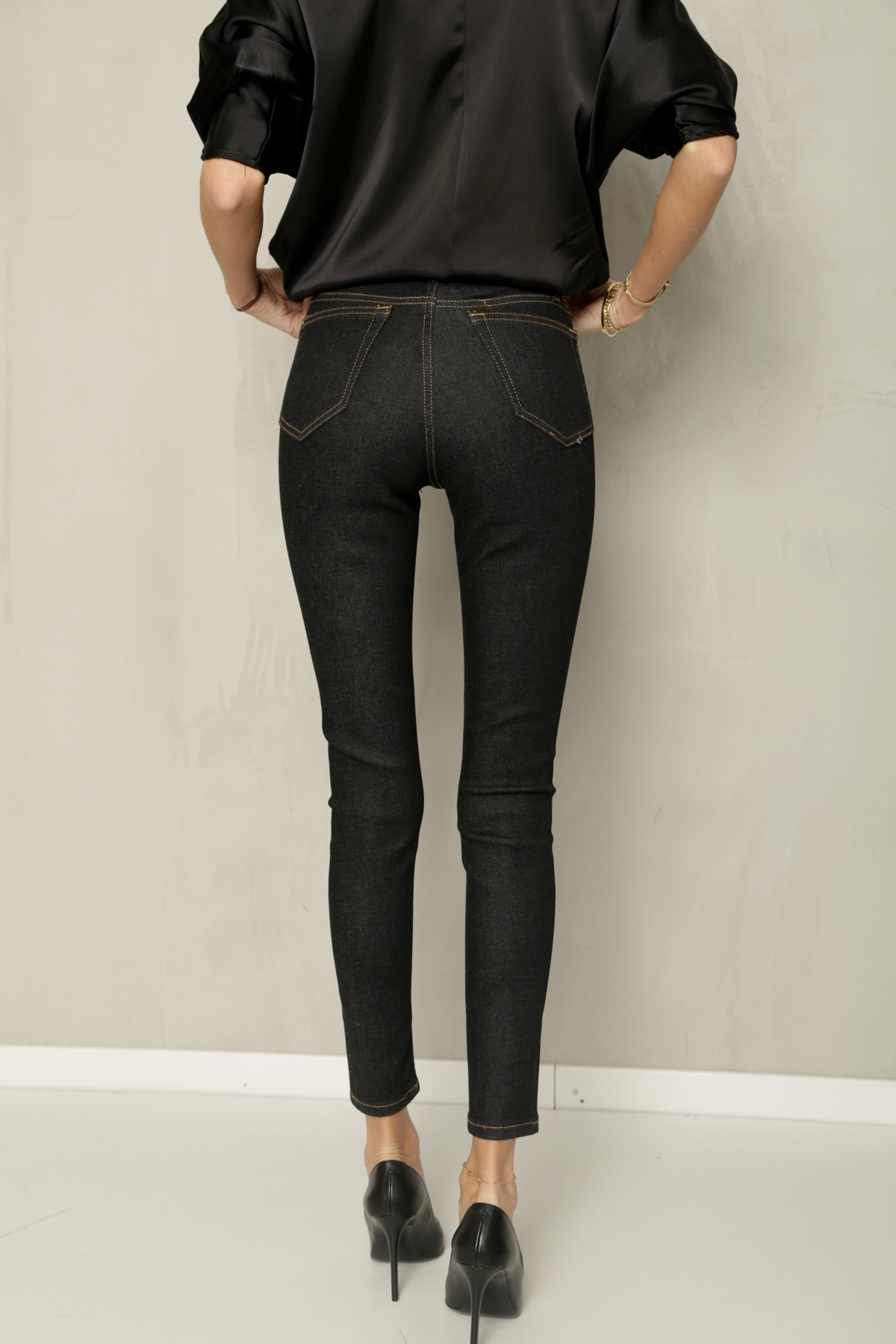 Siyah Yüksek Bel Yıkamalı Slim Fit Jean 346244