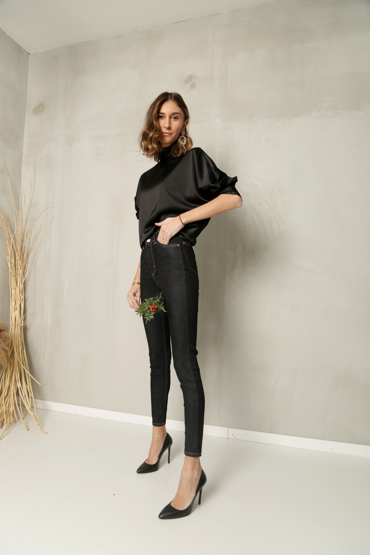 Siyah Yüksek Bel Yıkamalı Slim Fit Jean 346244